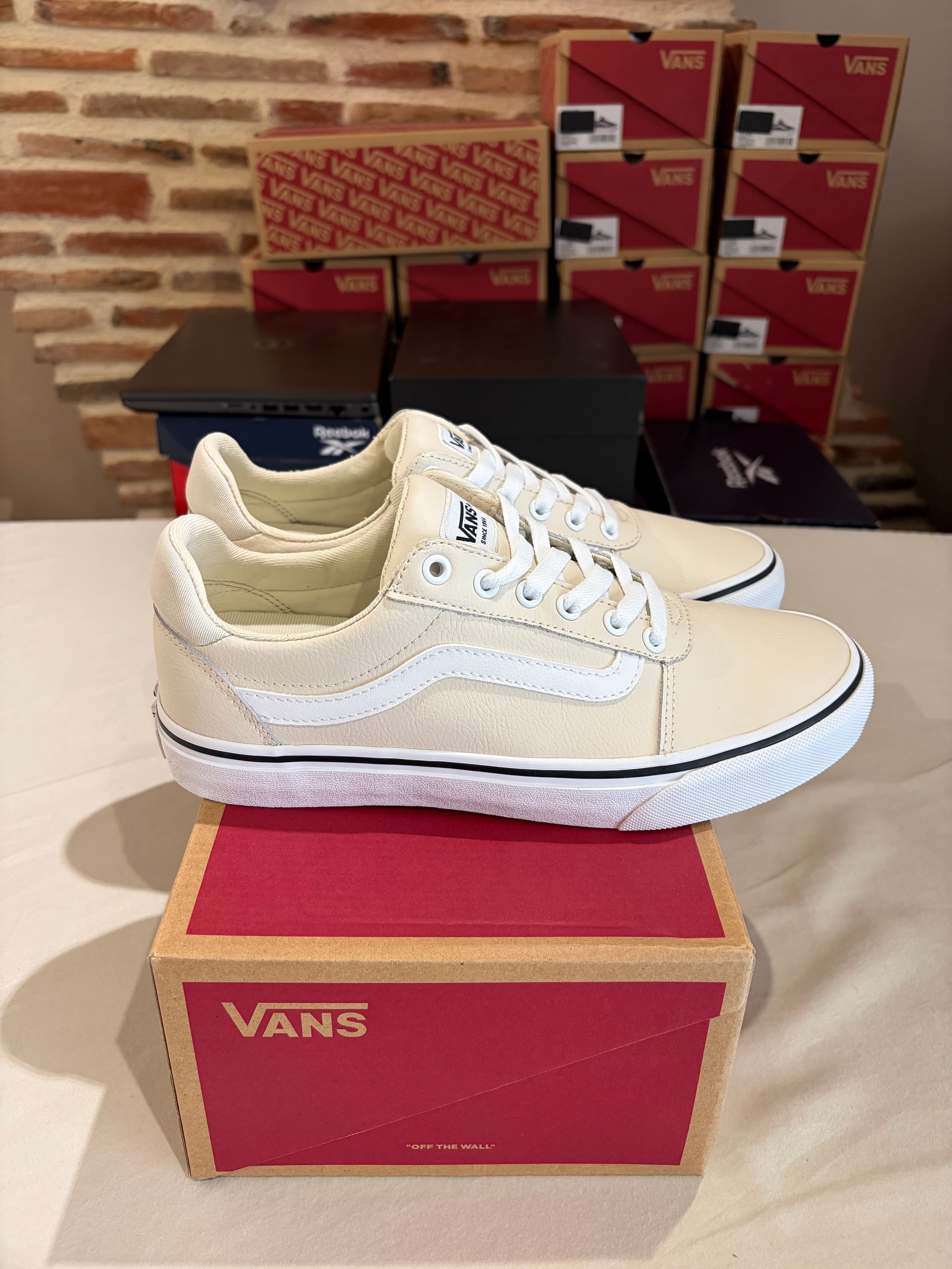 Vans Ward Deluxe Tumble Leather Birch – Homme – Taille 40,5 – Neuves avec boîte