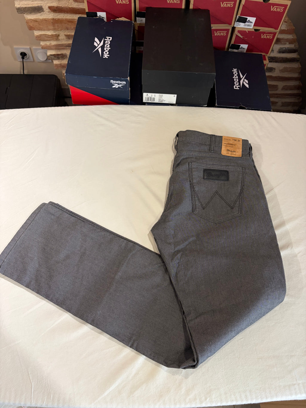 Jean Wrangler Greensboro Modern Straight Homme Gris W34 L34 Neuf