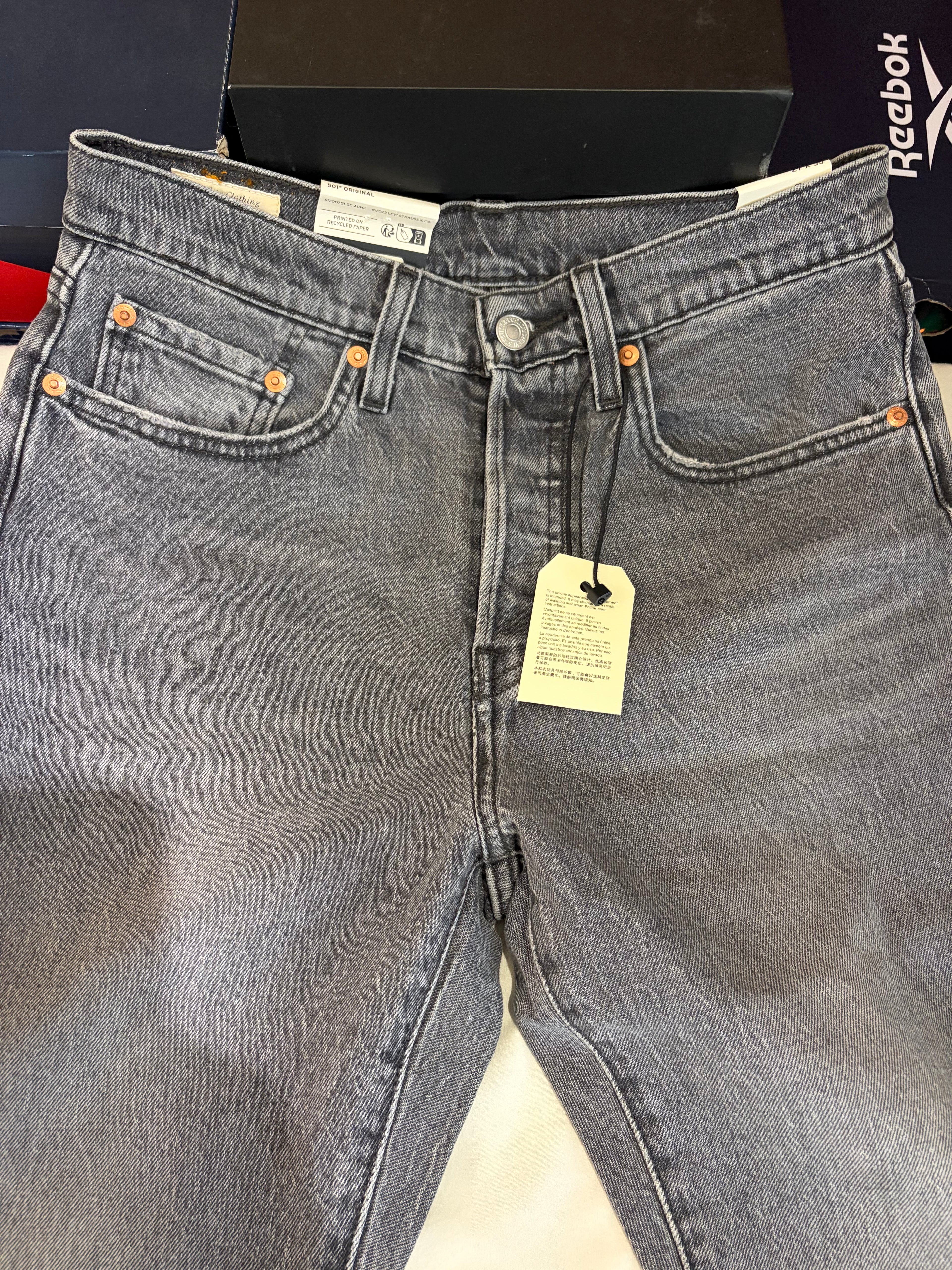Jean Levi's® 501® Original Femme Gris Délavé – Taille W27 L30 – Neuf avec Étiquette