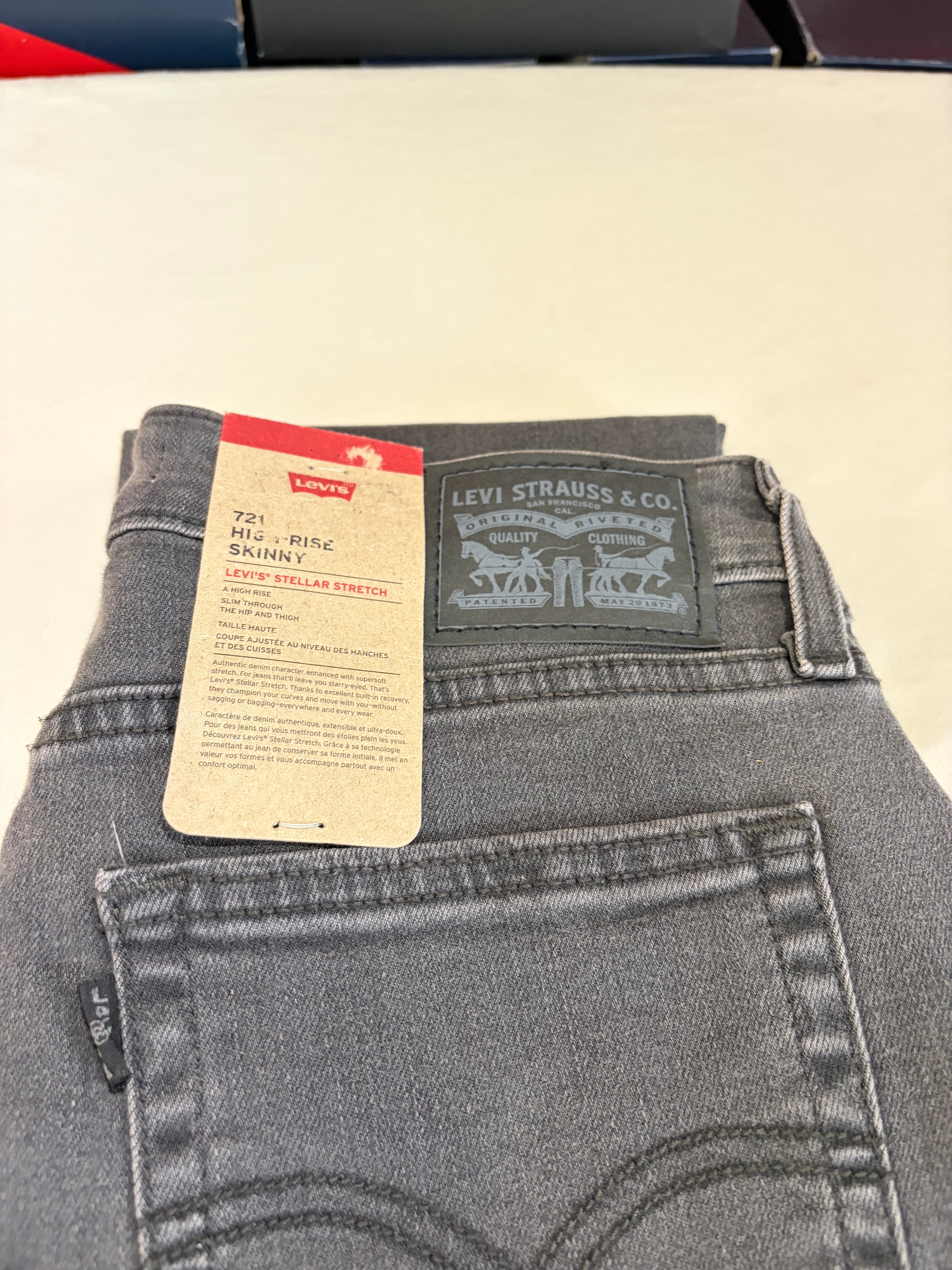 Jean Levi's® 721 High Rise Skinny Femme Gris Délavé – Taille W28 L34 – Neuf avec Étiquette