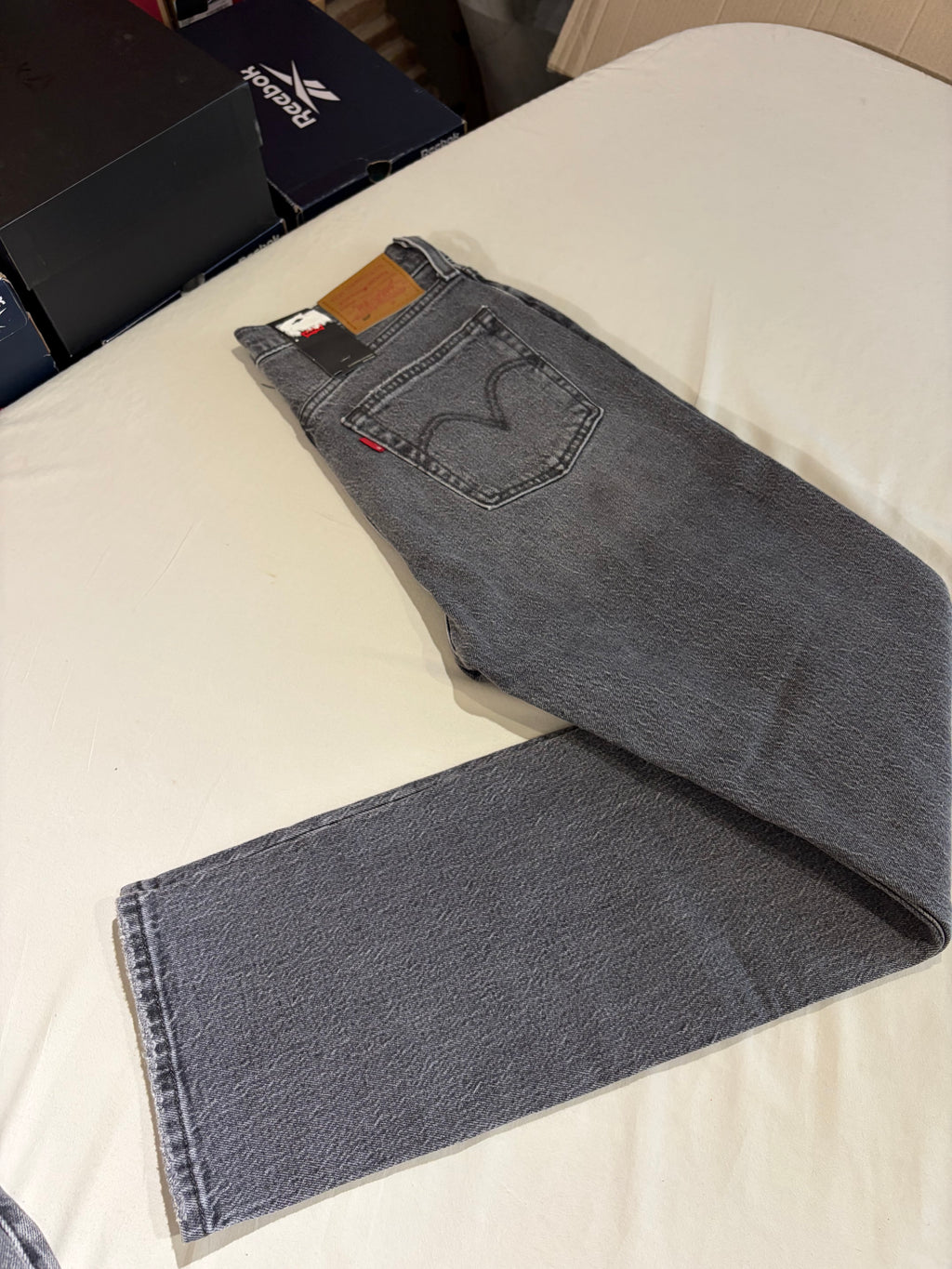 Jean Levi's® 501® Original Femme Gris Délavé – Taille W27 L32 – Neuf avec Étiquette
