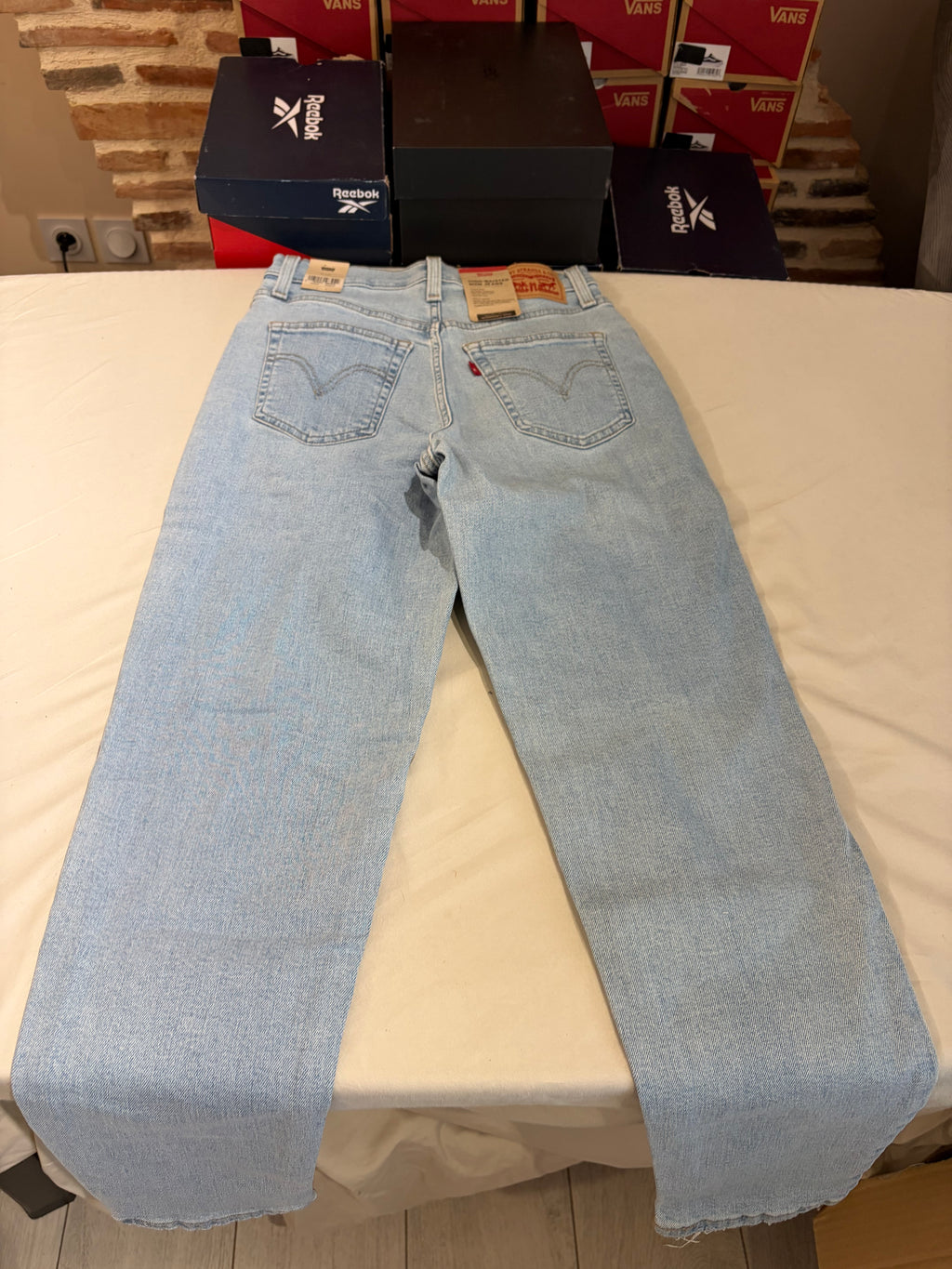 Jean Levi's® High Waisted Mom Femme Bleu Clair – Taille W26 – Neuf avec Étiquette