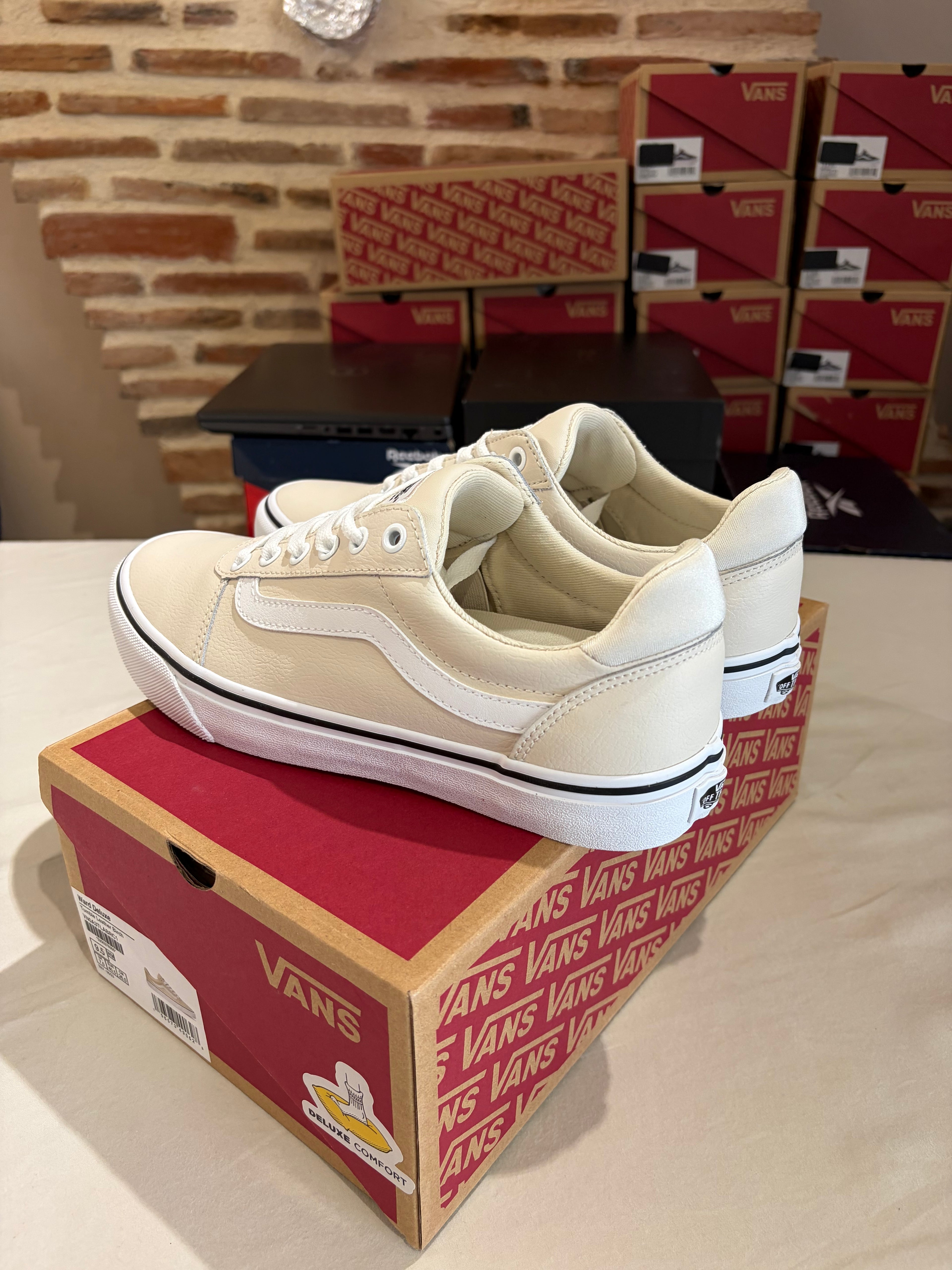 Vans Ward Deluxe Tumble Leather Birch – Homme – Taille 40,5 – Neuves avec boîte