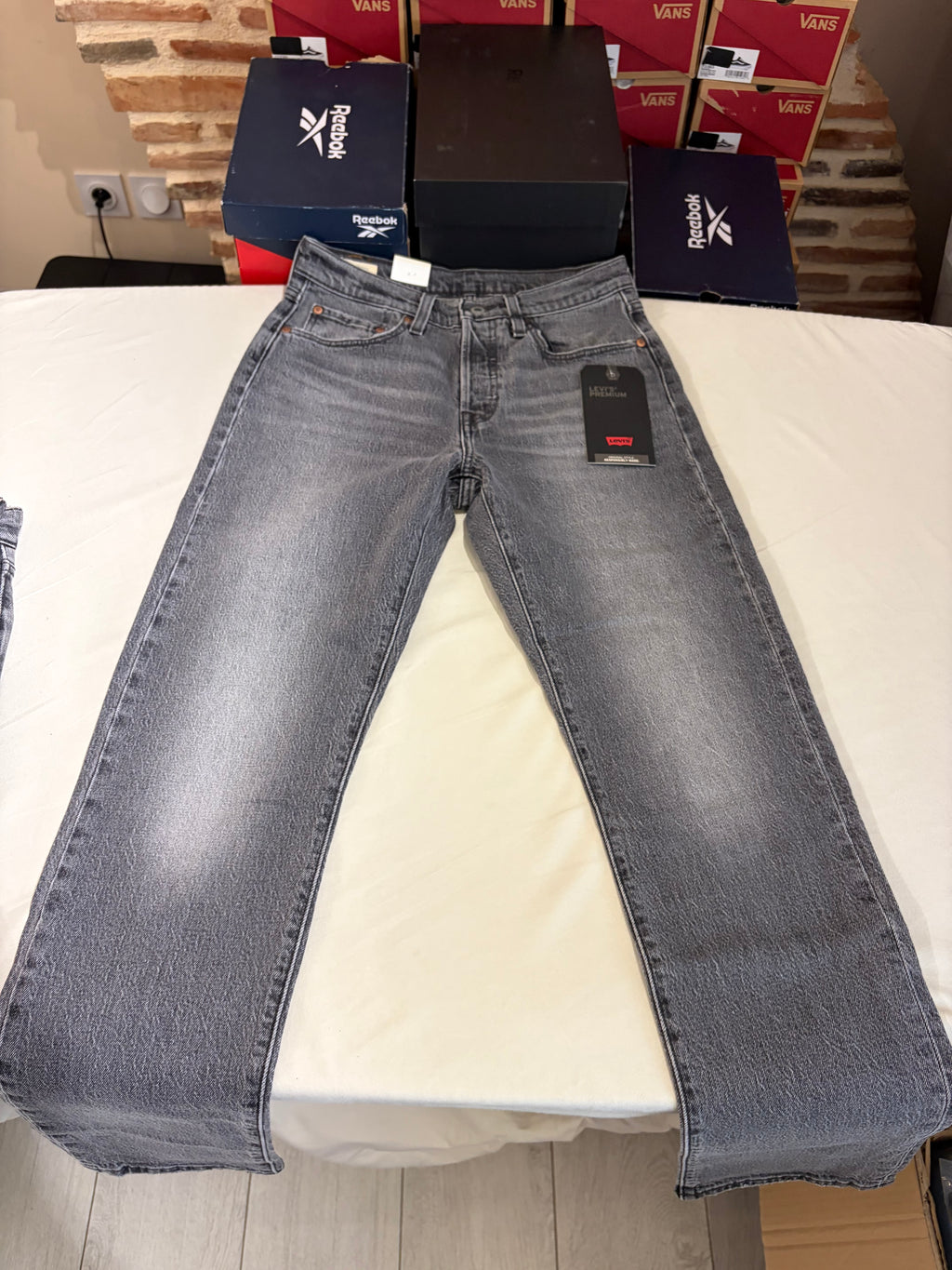 Jean Levi's® 501® Original Femme Gris Délavé – Taille W27 L32 – Neuf avec Étiquette