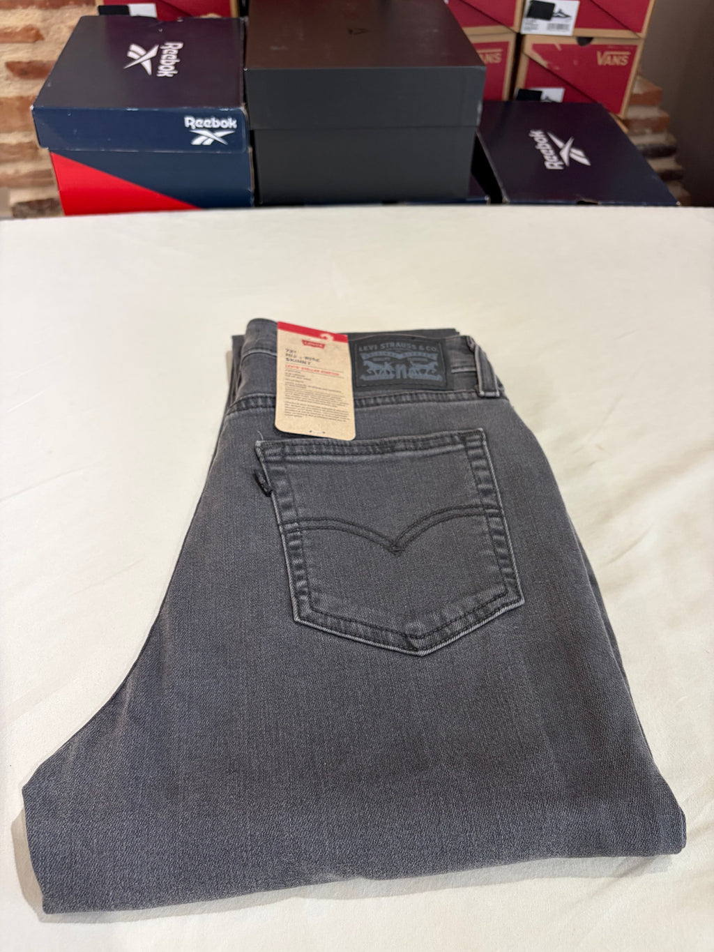 Jean Levi's® 721 High Rise Skinny Femme Gris Délavé – Taille W28 L34 – Neuf avec Étiquette