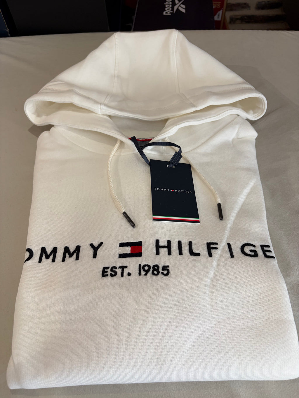 Sweat à capuche Tommy Hilfiger Homme Blanc Cassé Taille XL - Tommy Logo Hoody - Logo Brodé EST. 1985 - Neuf