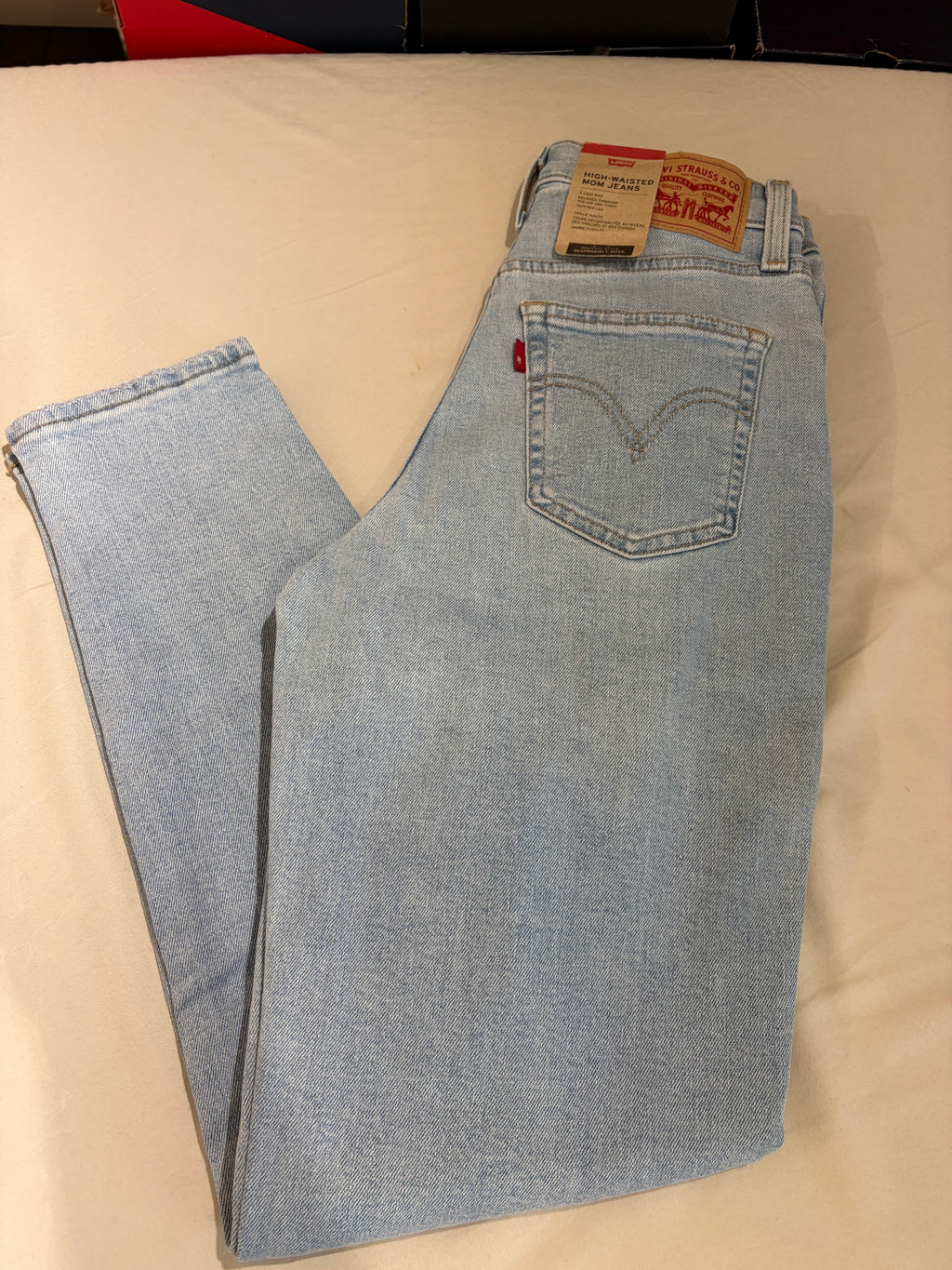 Jean Levi's® High Waisted Mom Femme Bleu Clair – Taille W26 – Neuf avec Étiquette