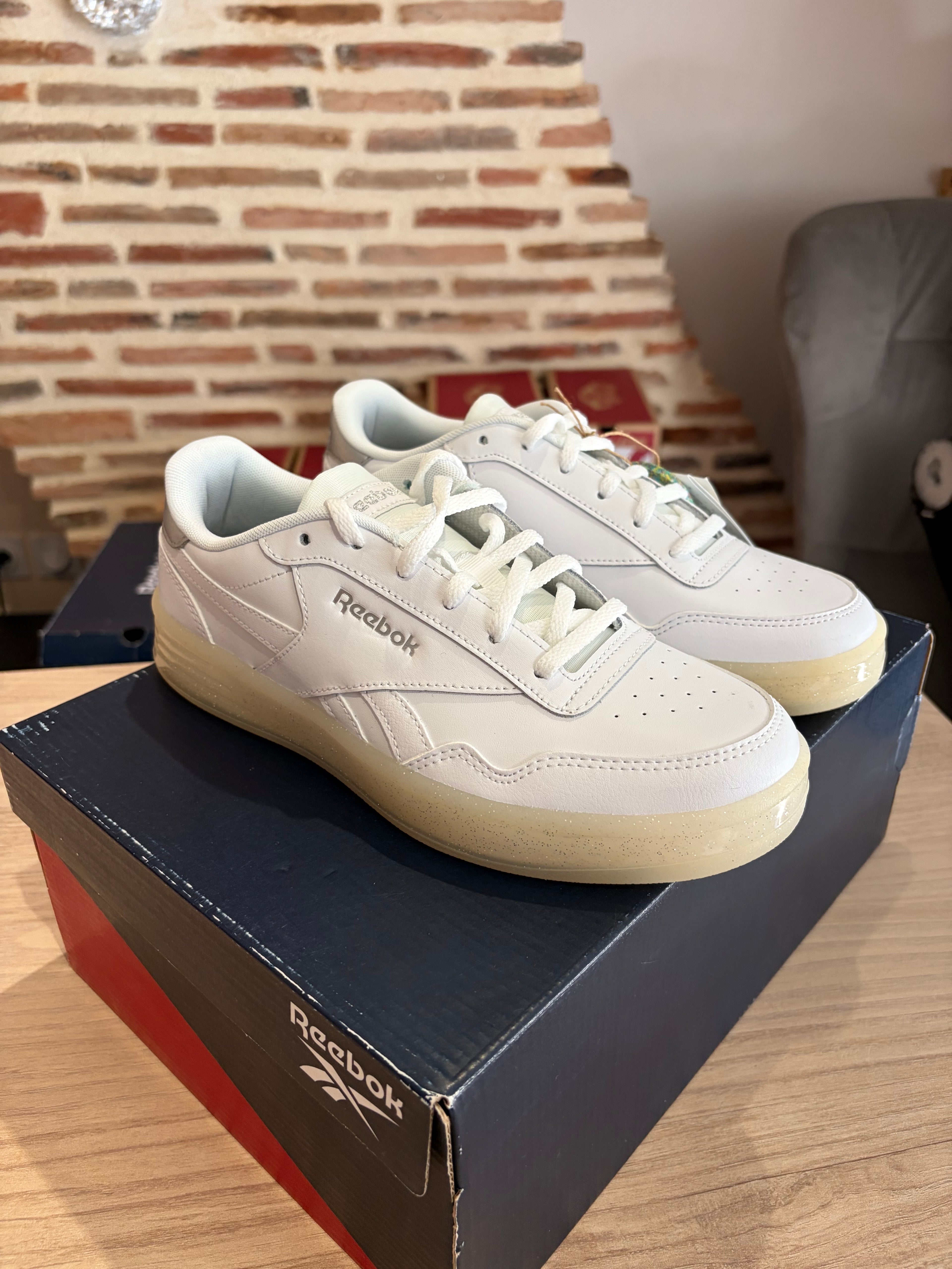 Reebok Royal Techque T CE Femme Blanche – Pointure 38,5 – Neuves avec boîte