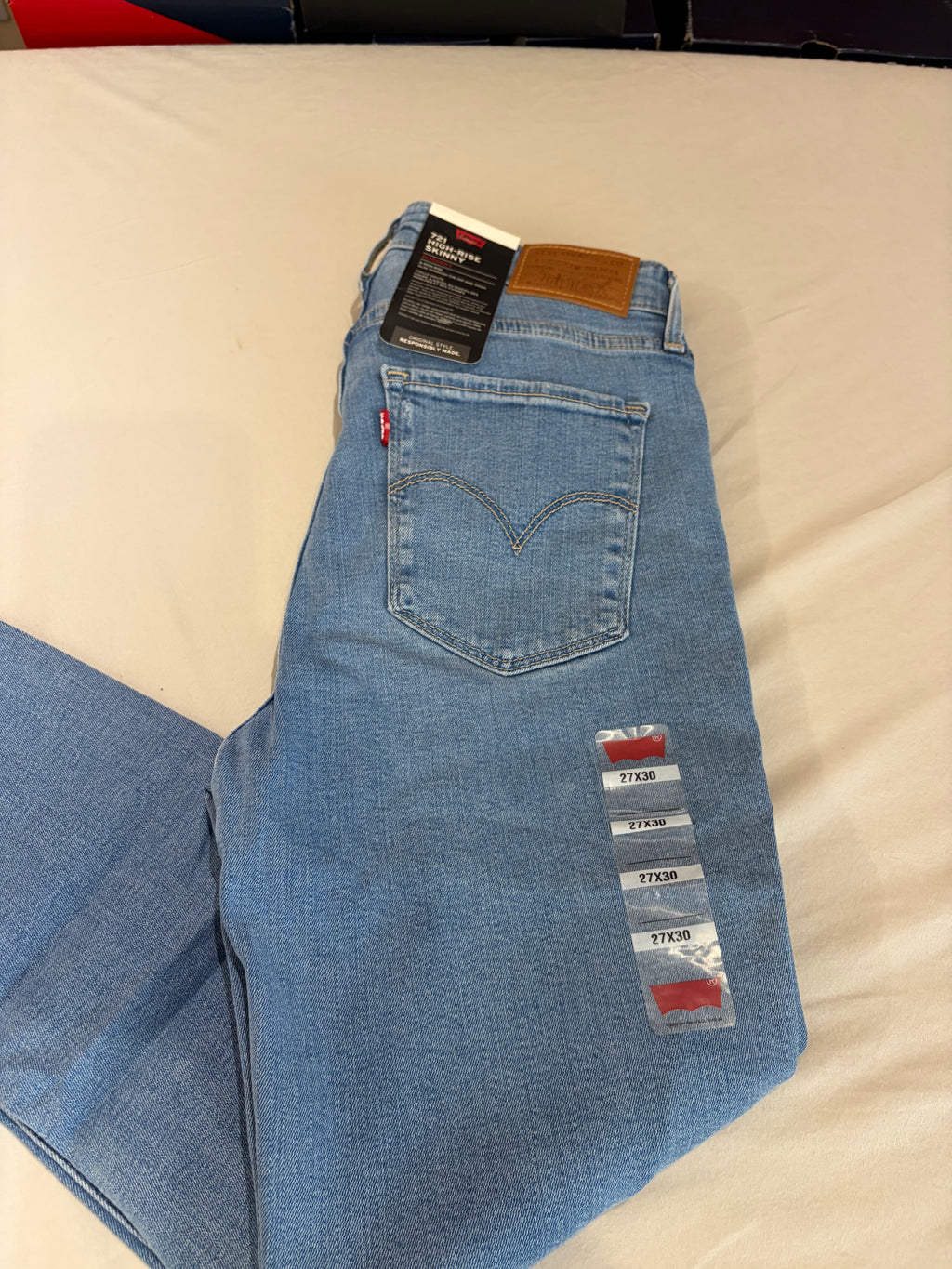 Jean Levi's® 721 High-Rise Skinny Femme Bleu Denim Clair – Taille W27 L30 – Neuf avec Étiquette