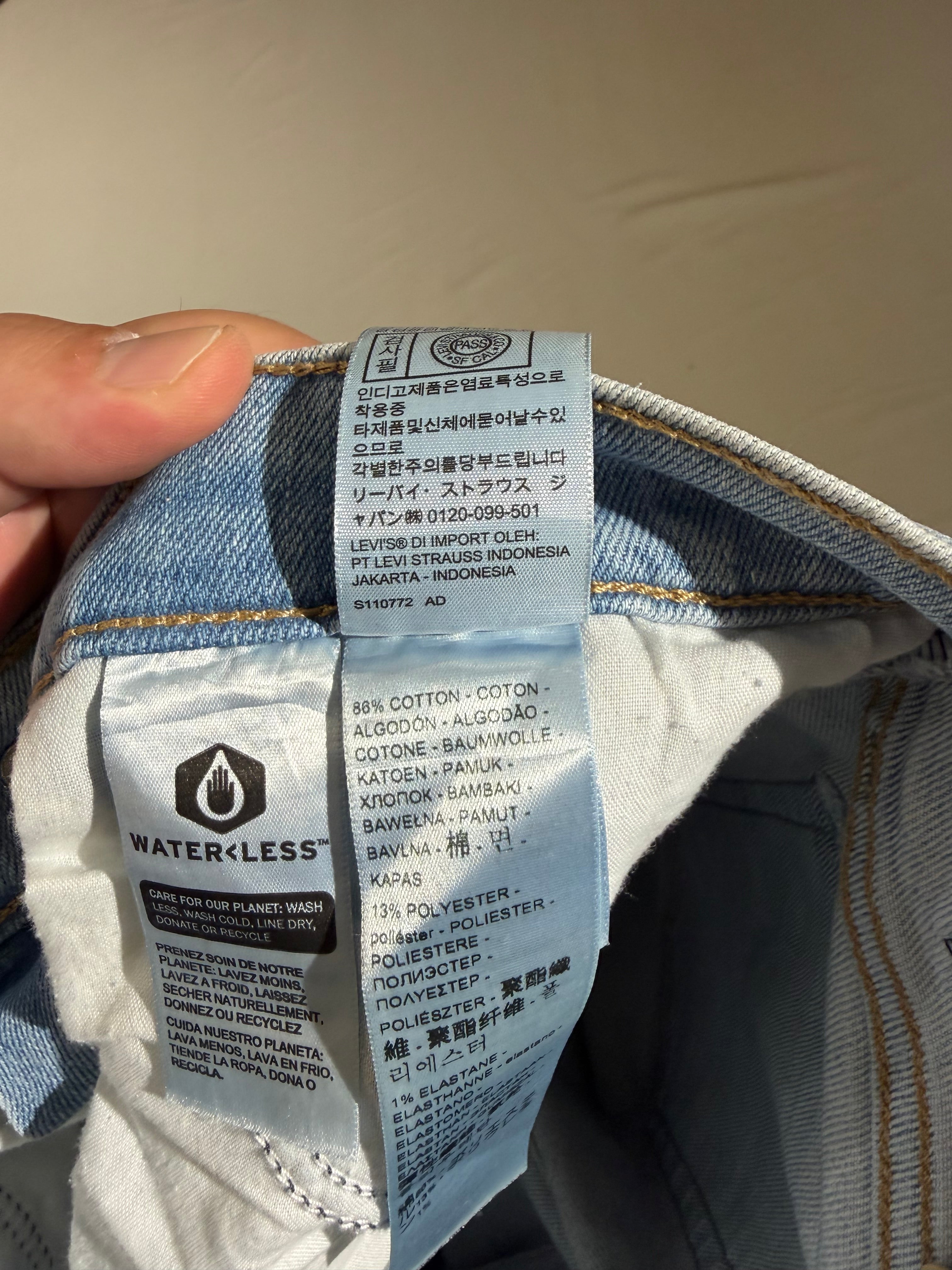 Jean Levi's® High Waisted Mom Femme Bleu Clair – Taille W26 – Neuf avec Étiquette