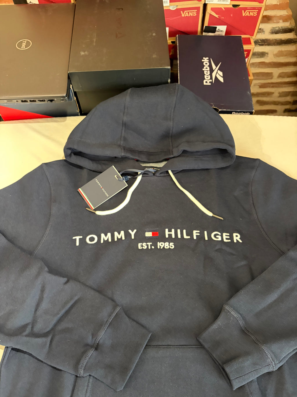 Sweat à Capuche Tommy Hilfiger Homme Bleu Marine – Logo Brodé EST. 1985 – Taille XL – Neuf