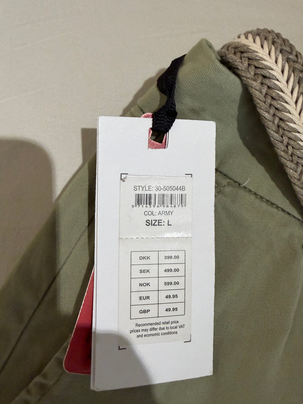 Short chino Lindbergh White Superflex vert sauge avec ceinture tressée – Taille L – Neuf