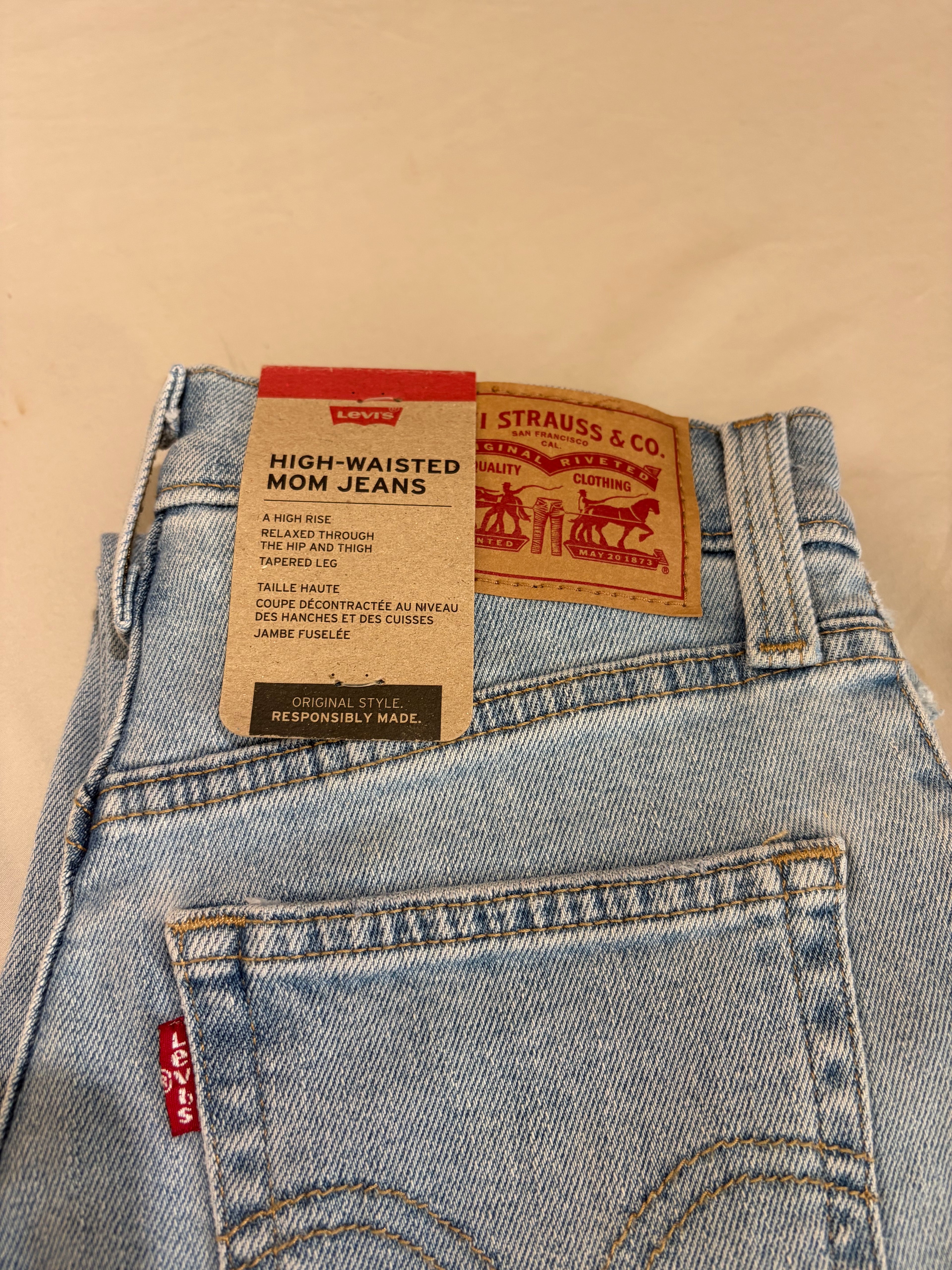 Levi's High-Waisted Mom Jeans Femme Bleu Clair 24x27 | Jean Taille Haute Neuf