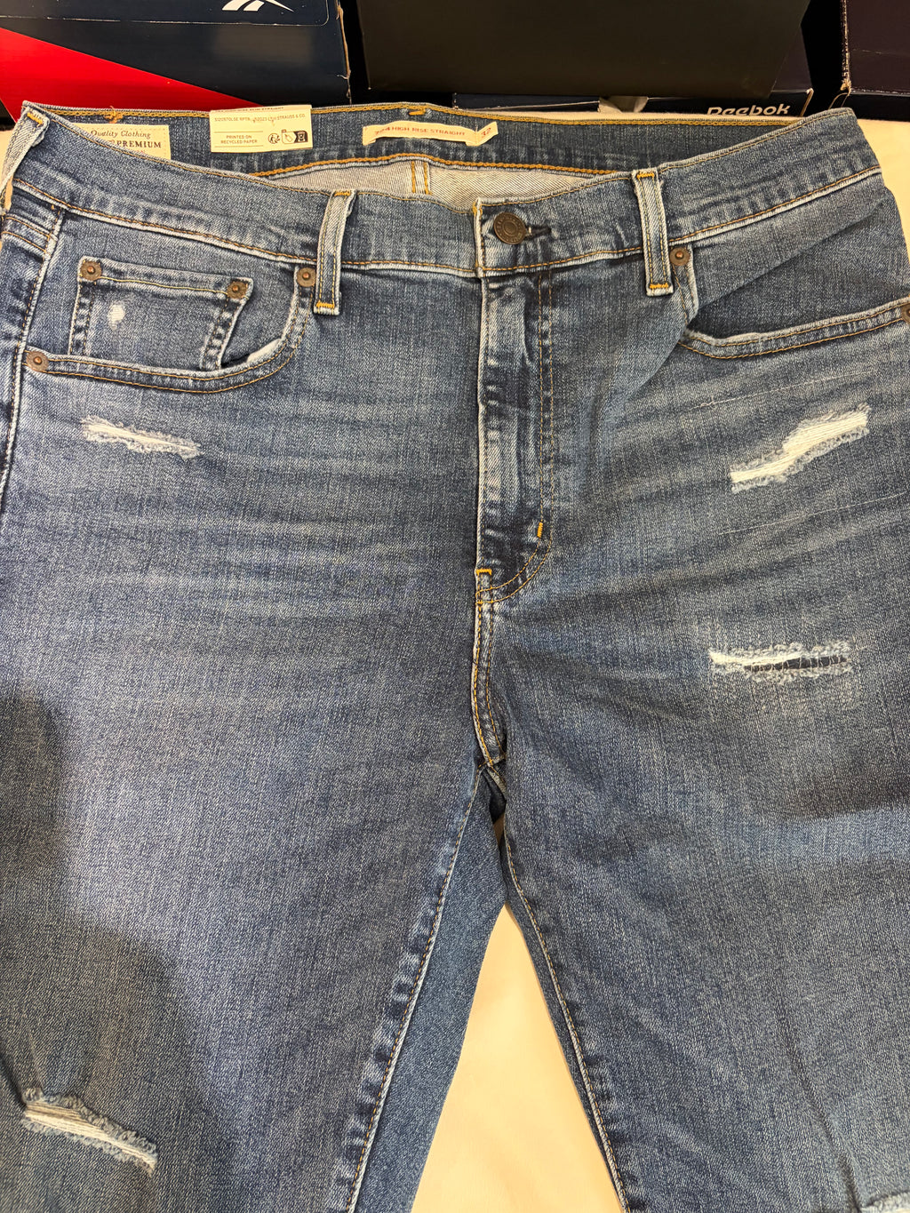 Jean Levi's® 724 High-Rise Slim Straight Femme Bleu Denim – Taille 32 – Neuf avec Étiquette