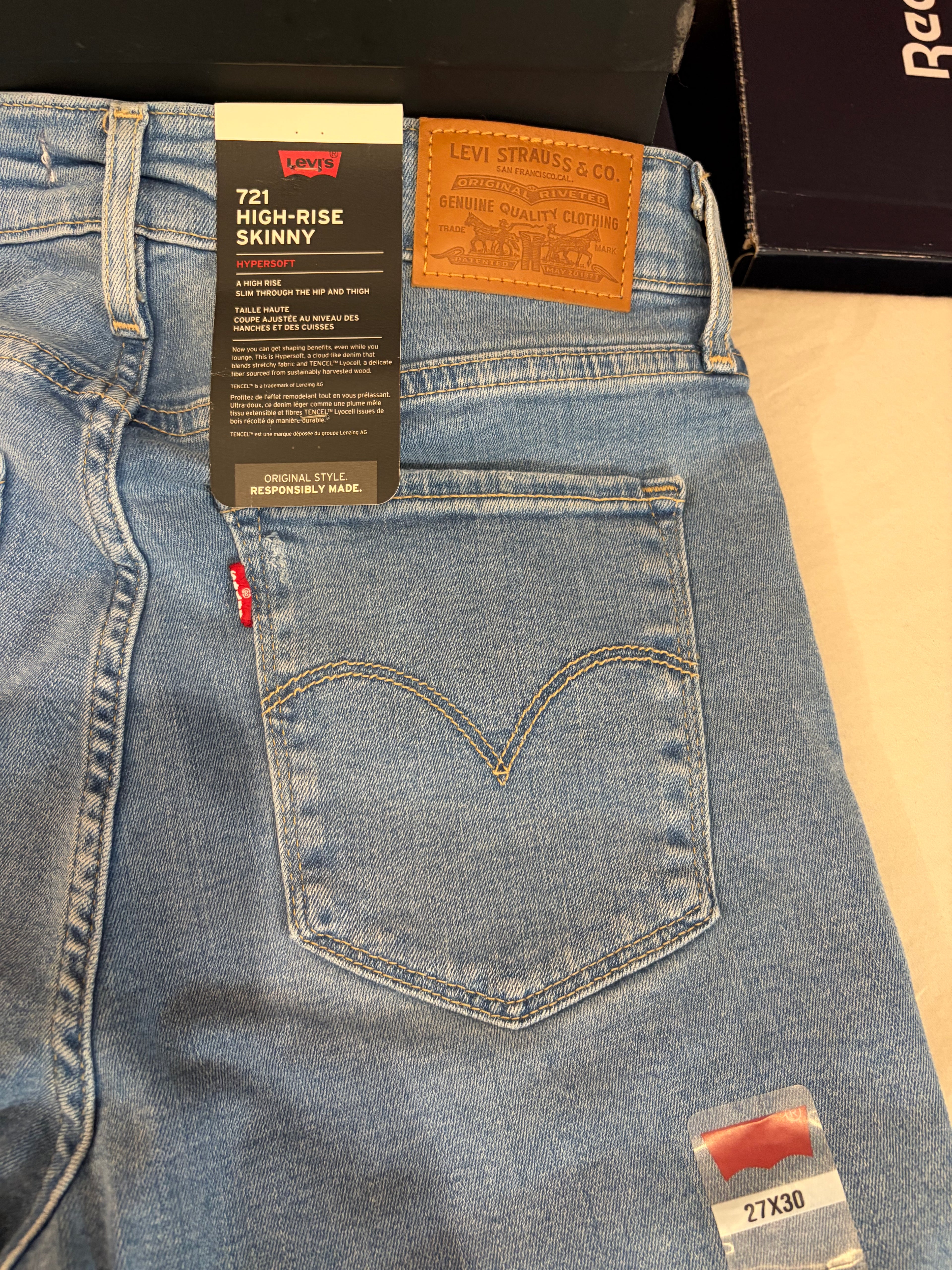 Jean Levi's® 721 High-Rise Skinny Femme Bleu Denim Clair – Taille W27 L30 – Neuf avec Étiquette