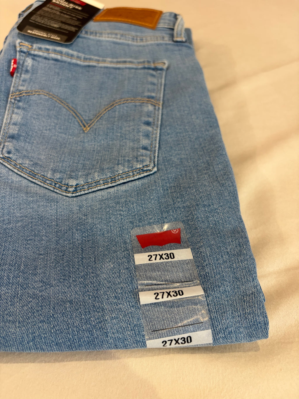 Jean Levi's® 721 High-Rise Skinny Femme Bleu Denim Clair – Taille W27 L30 – Neuf avec Étiquette