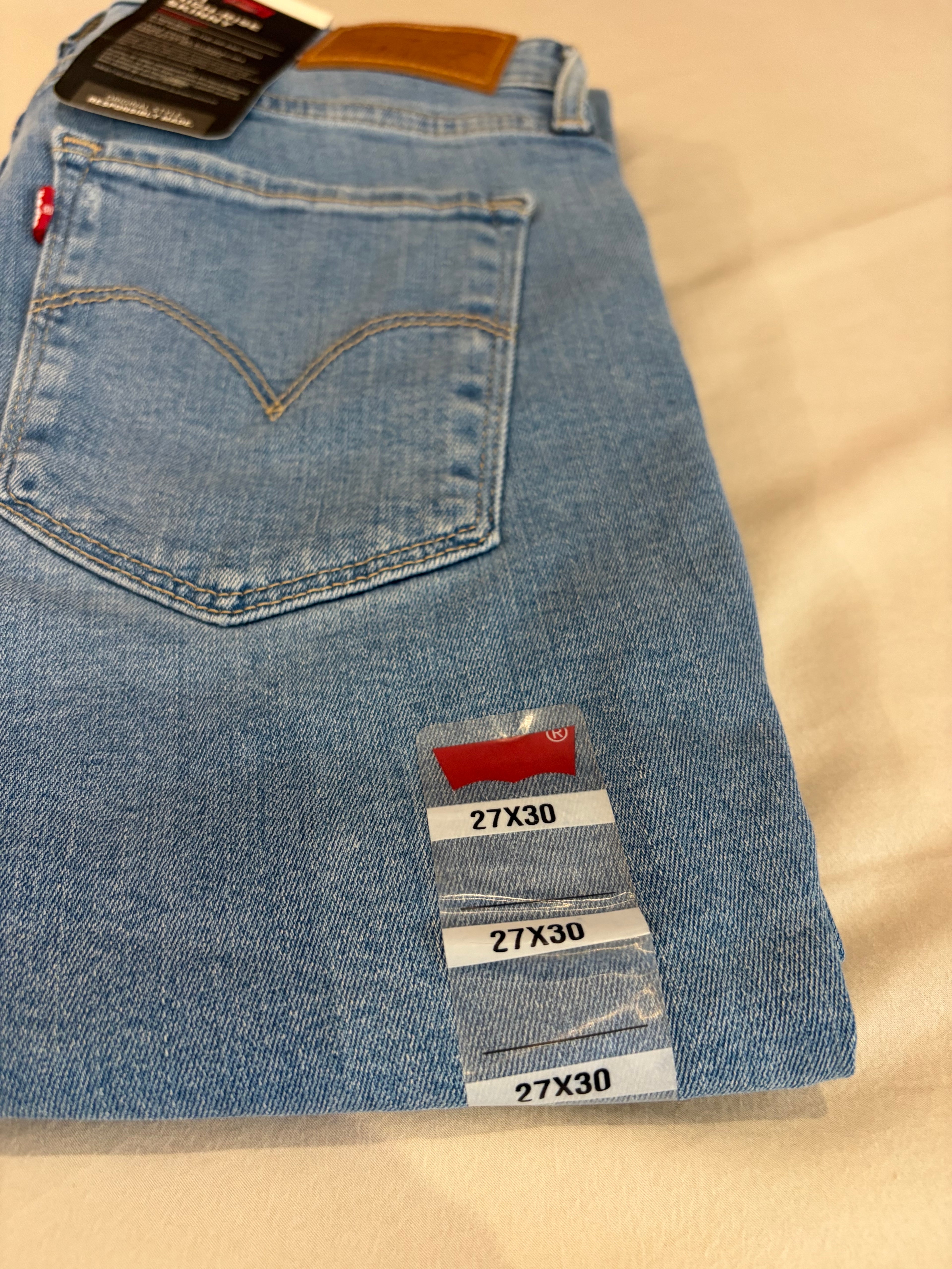 Jean Levi's® 721 High-Rise Skinny Femme Bleu Denim Clair – Taille W27 L30 – Neuf avec Étiquette