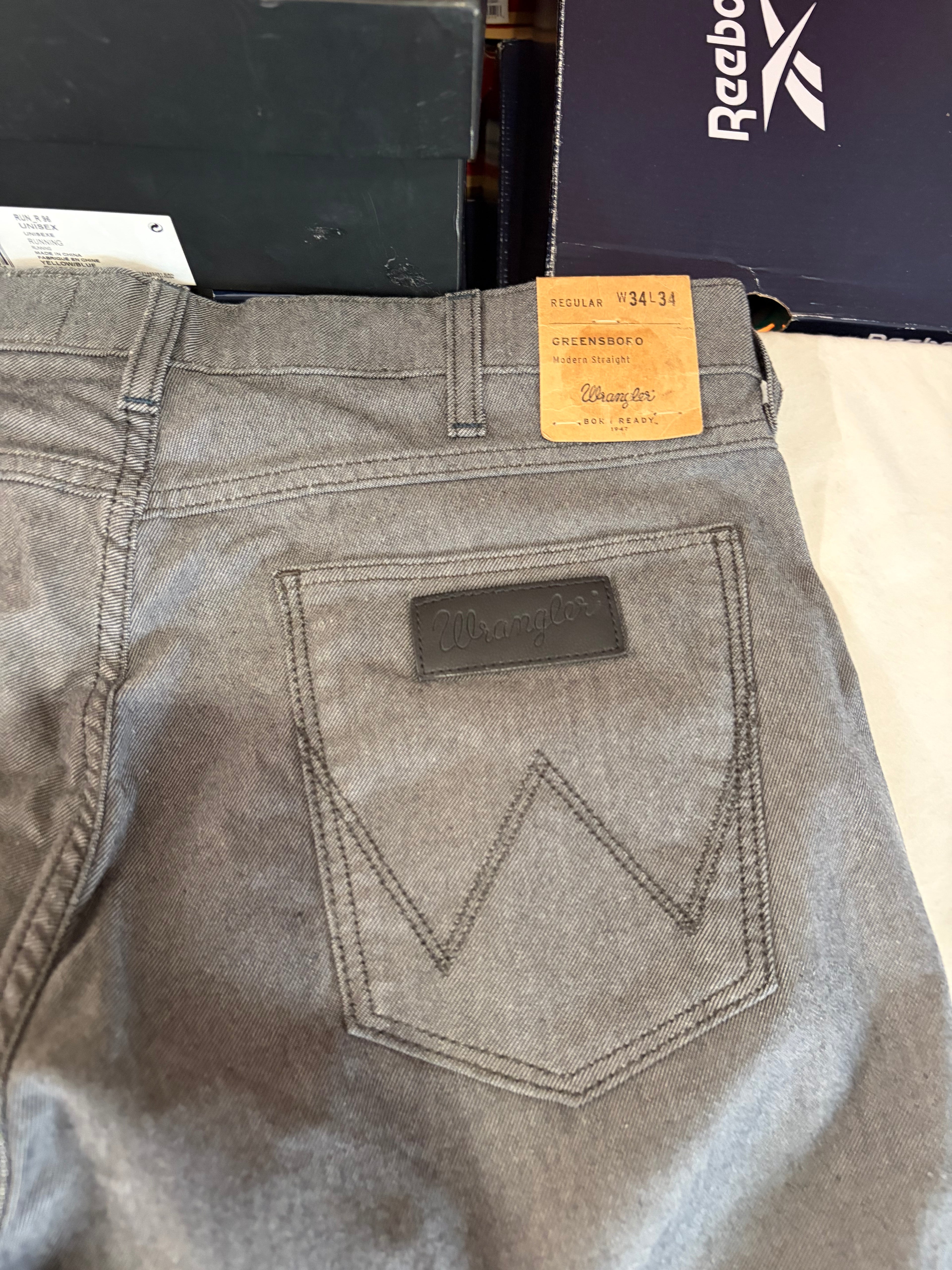 Jean Wrangler Greensboro Modern Straight Homme Gris W34 L34 Neuf