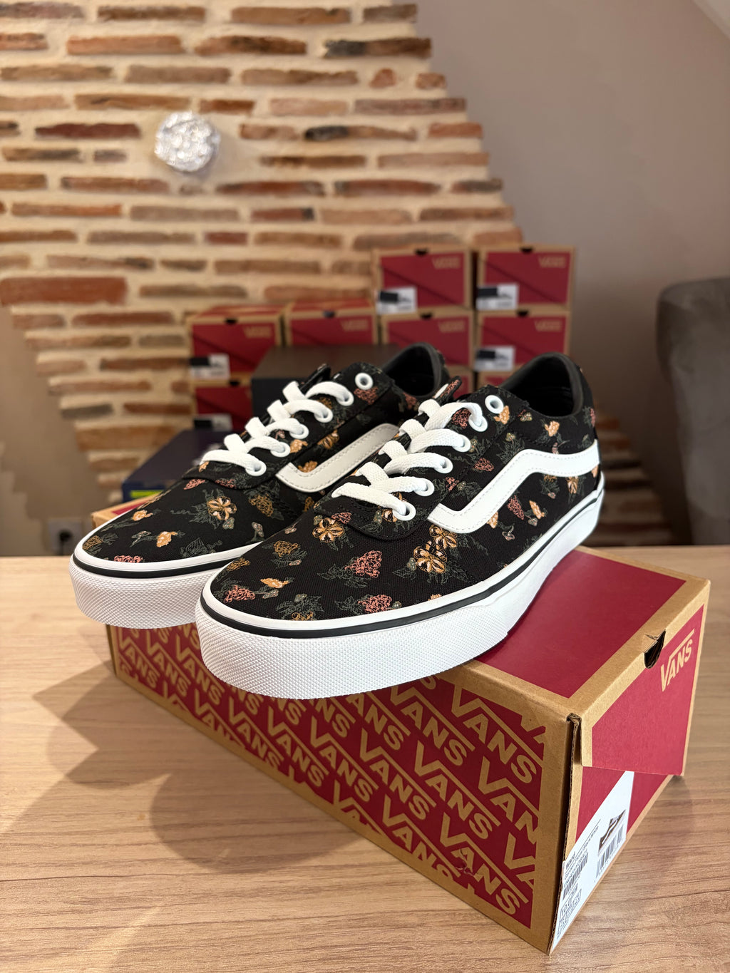 Vans Ward Garden Floral Black/White – Baskets Femme Taille 41