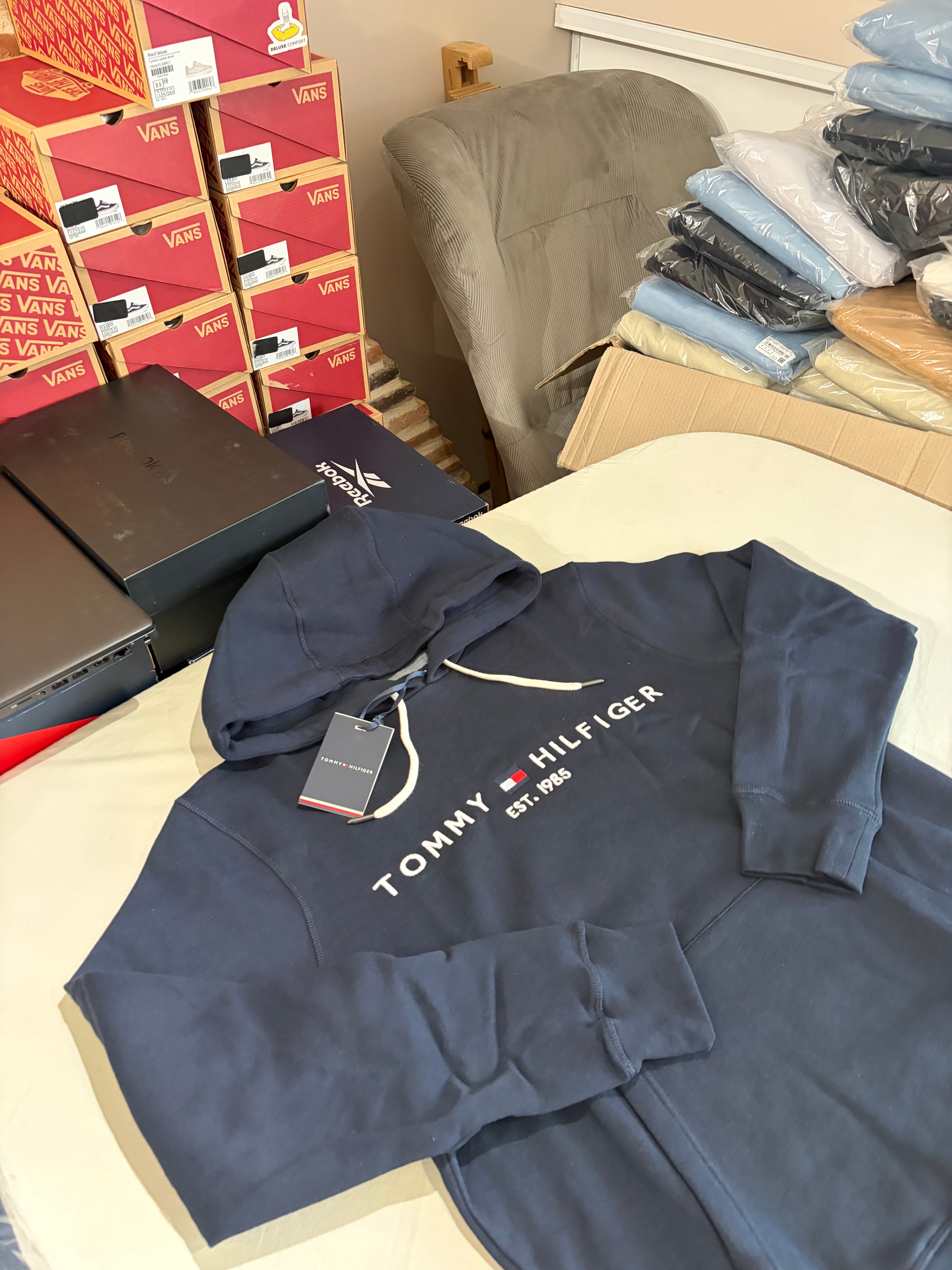 Sweat à Capuche Tommy Hilfiger Homme Bleu Marine – Logo Brodé EST. 1985 – Taille XL – Neuf