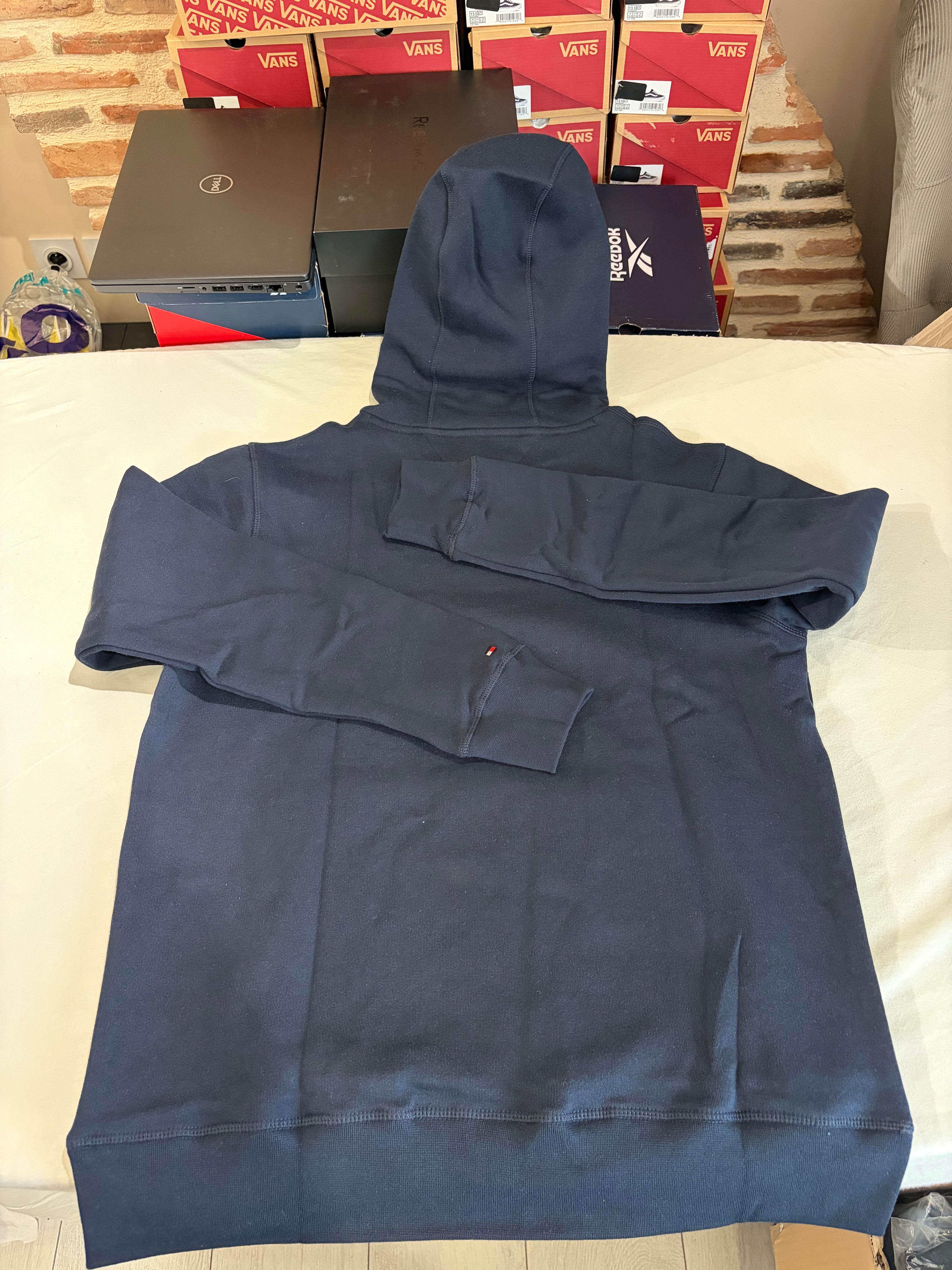 Sweat à Capuche Tommy Hilfiger Homme Bleu Marine – Logo Brodé EST. 1985 – Taille XL – Neuf