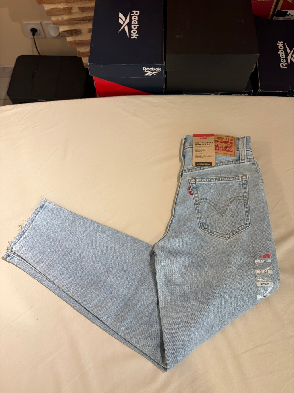 Levi's High-Waisted Mom Jeans Femme Bleu Clair 24x27 | Jean Taille Haute Neuf