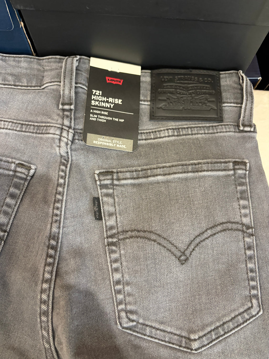 Jean Levi's® 721 High Rise Skinny Femme Gris Délavé – Taille W27 L30 – Neuf avec Étiquette