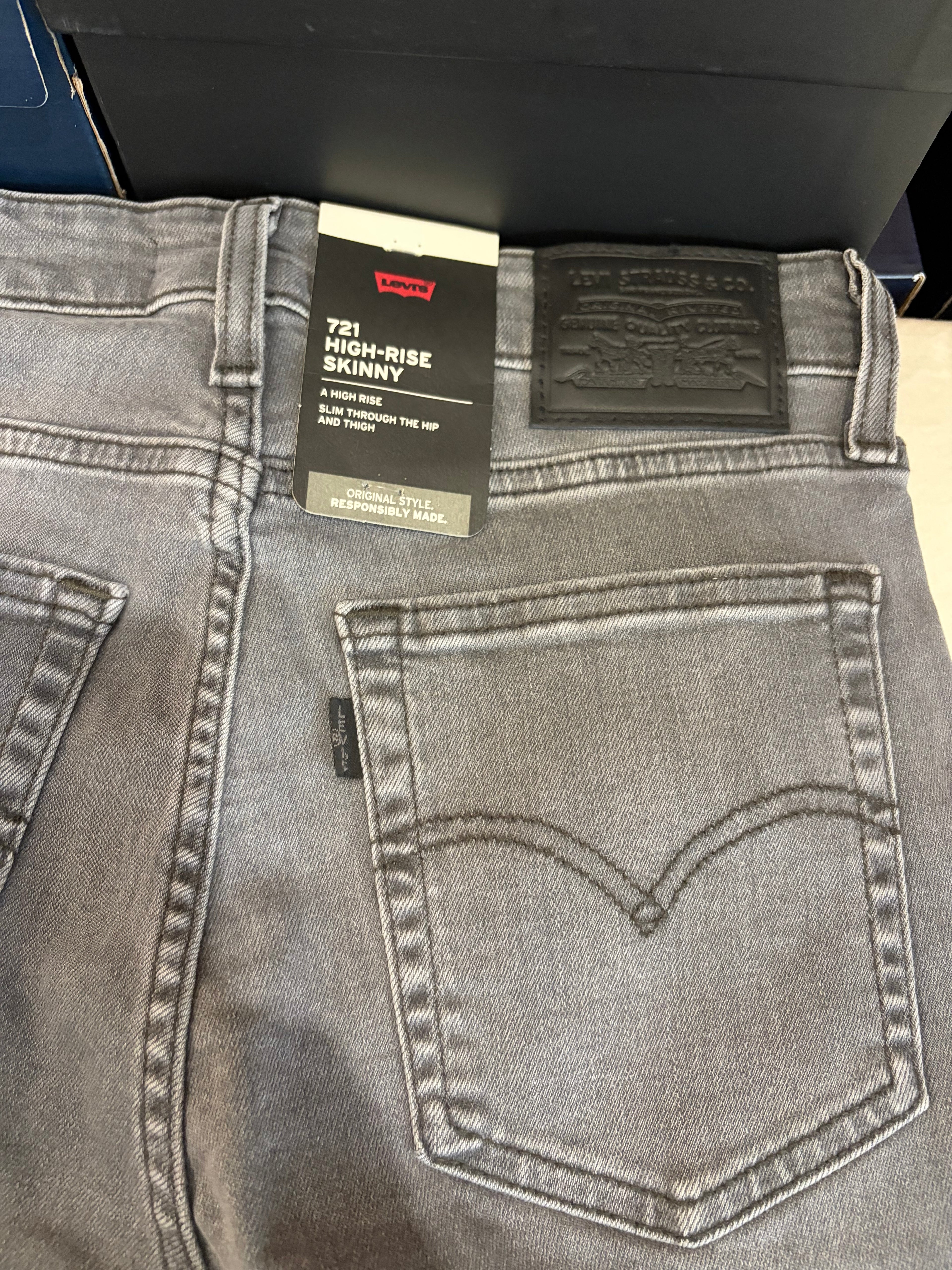 Jean Levi's® 721 High Rise Skinny Femme Gris Délavé – Taille W27 L30 – Neuf avec Étiquette