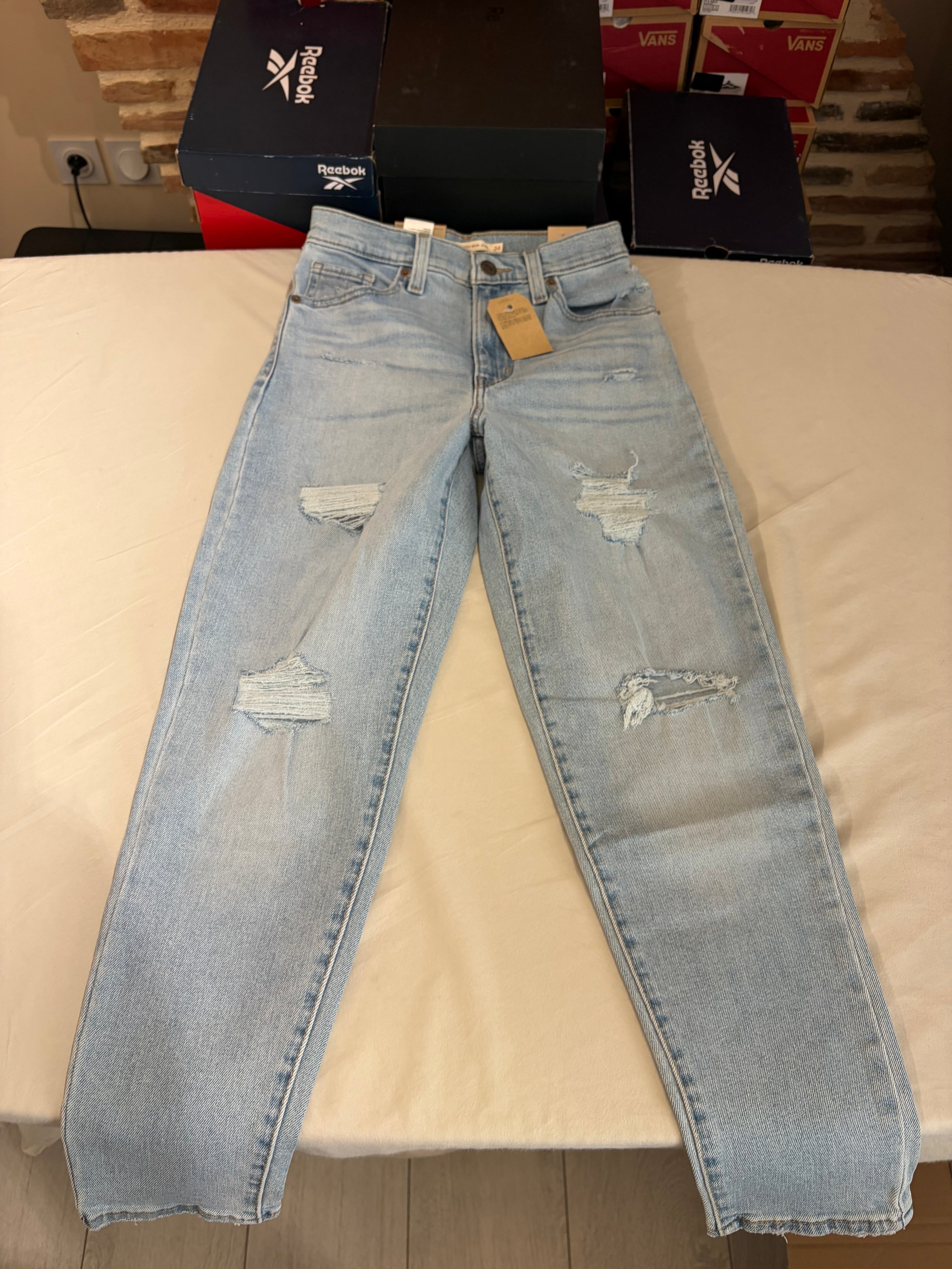 Levi's High-Waisted Mom Jeans Femme Bleu Clair 24x27 | Jean Taille Haute Neuf