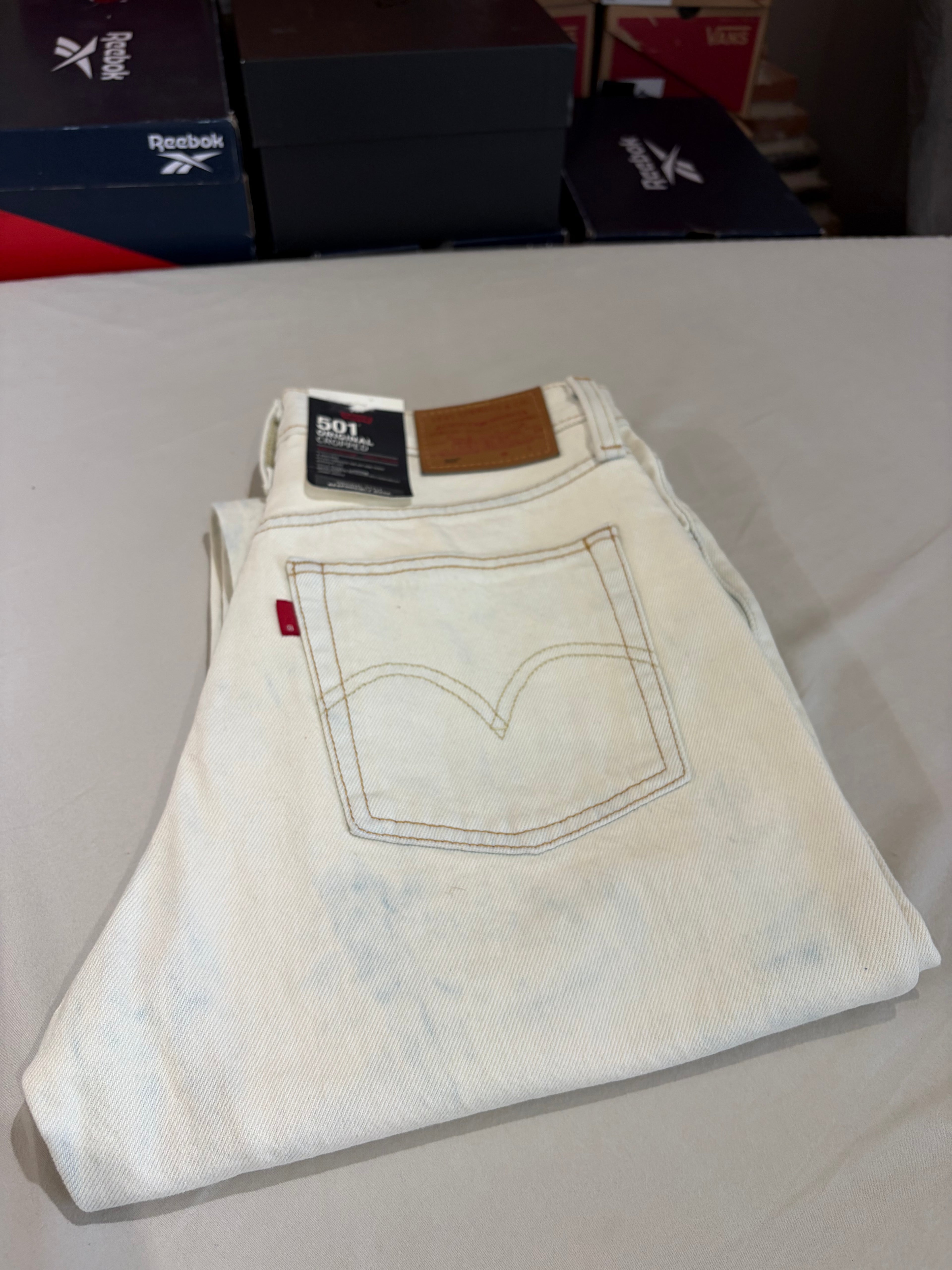 Jean Levi's® 501® Original Cropped Femme Écru – Taille W26 L26 – Neuf avec Étiquette