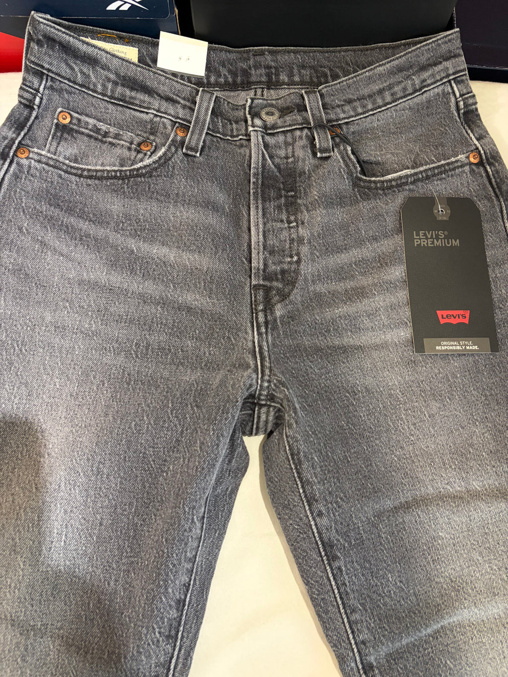 Jean Levi's® 501® Original Femme Gris Délavé – Taille W27 L32 – Neuf avec Étiquette