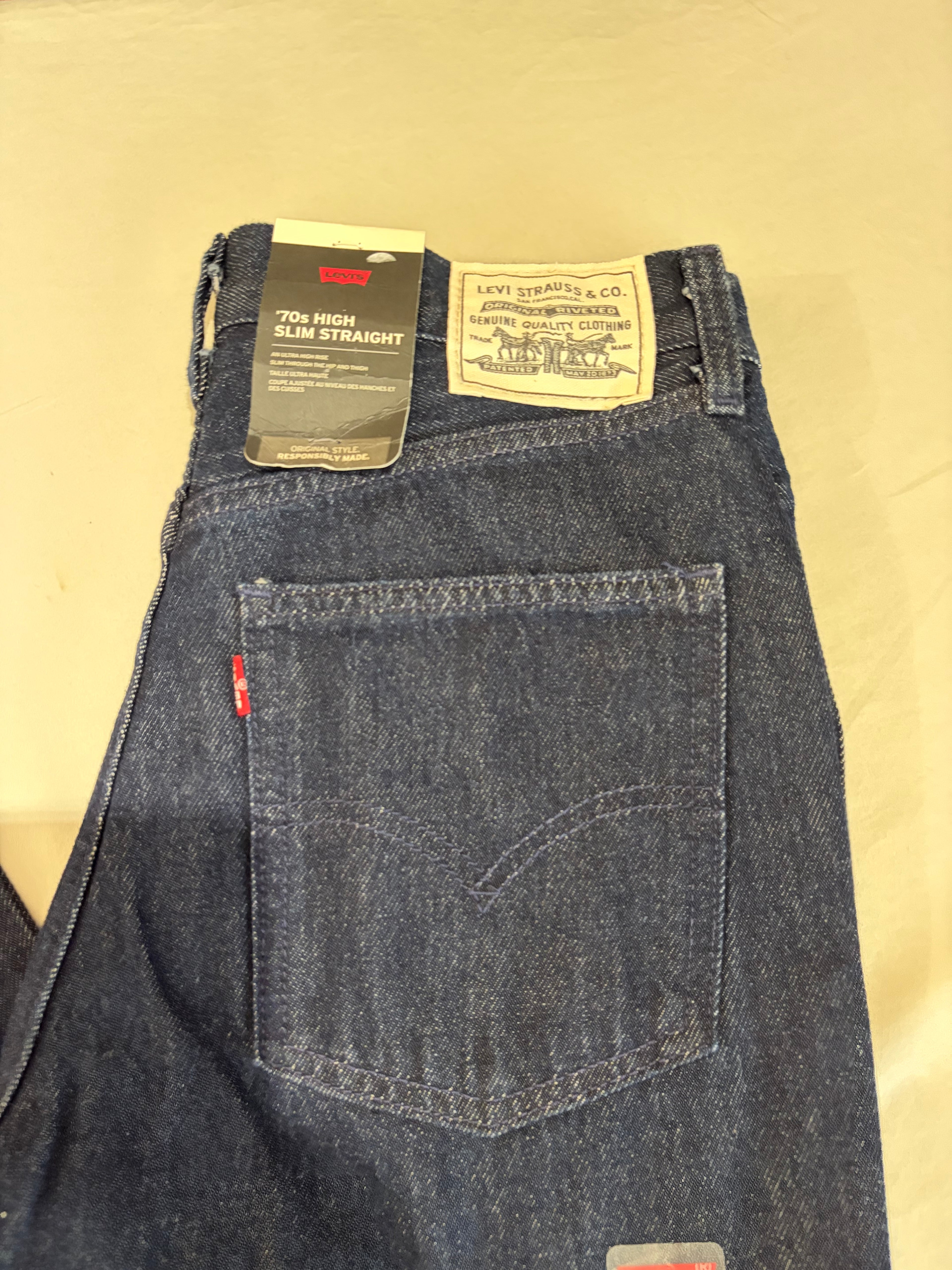 Jean Levi's® 70s High Slim Straight Femme Bleu Brut – Taille W27 L32 – Neuf avec Étiquette