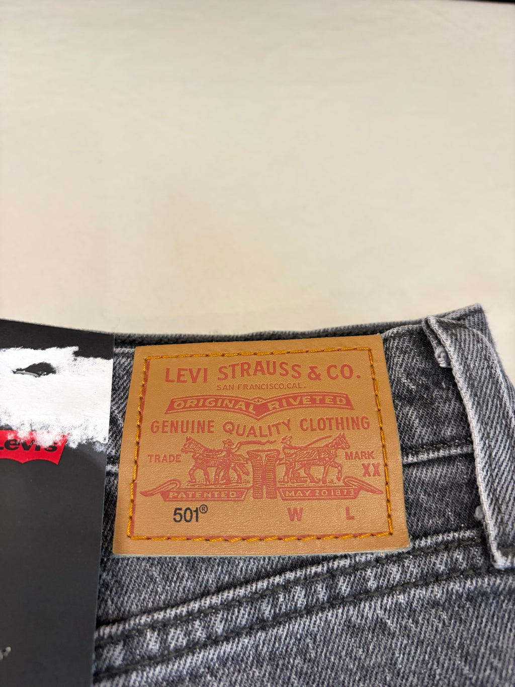 Jean Levi's® 501® Original Femme Gris Délavé – Taille W27 L32 – Neuf avec Étiquette