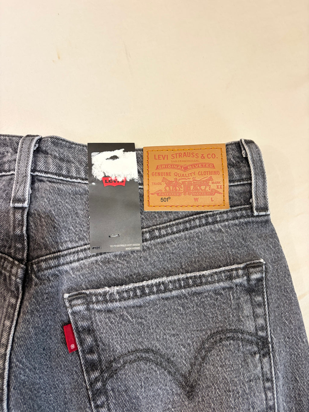 Jean Levi's® 501® Original Femme Gris Délavé – Taille W27 L32 – Neuf avec Étiquette