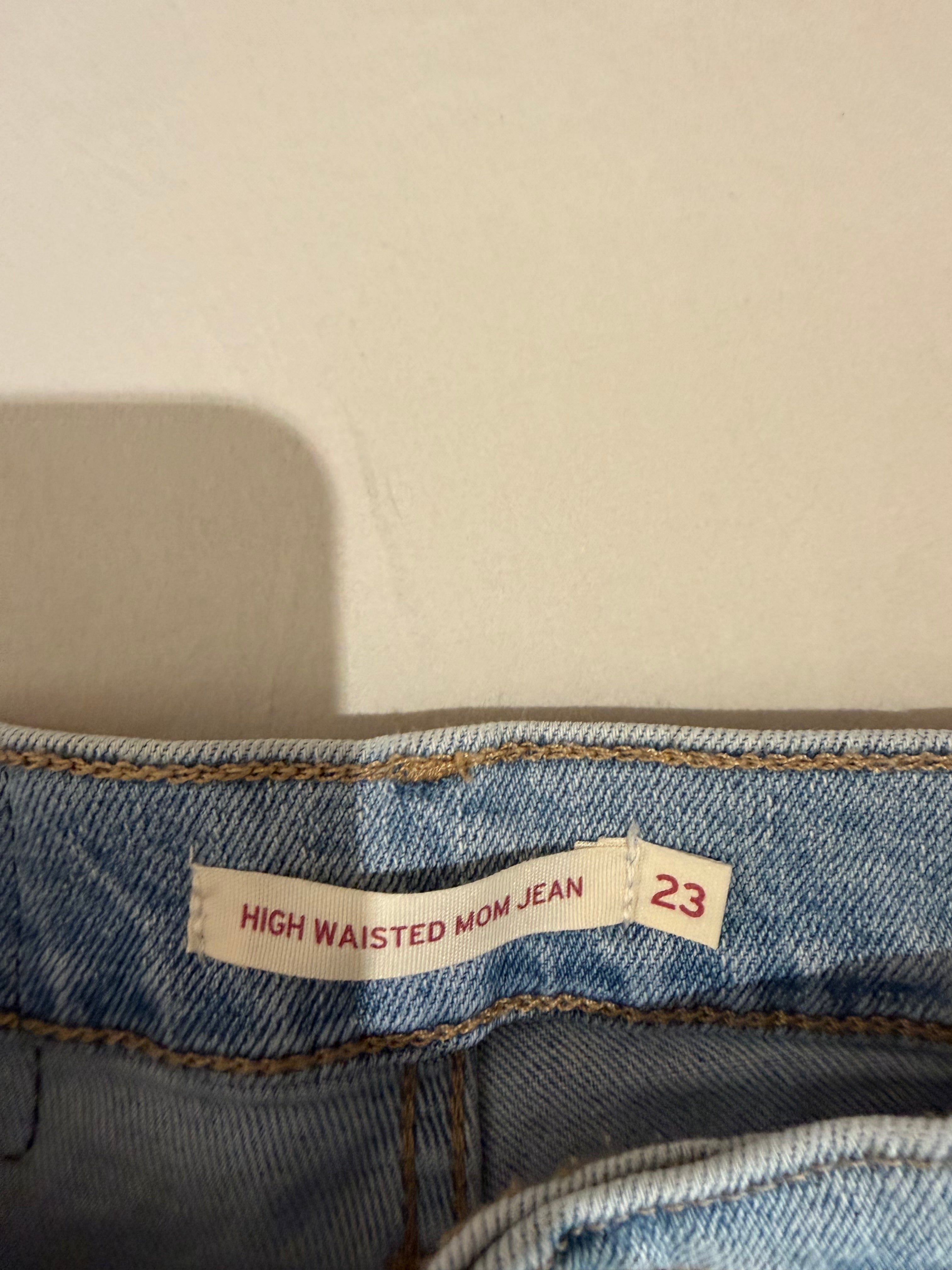 Levi's High-Waisted Mom Jeans Femme Bleu Clair 23x29 | Jean Taille Haute Neuf