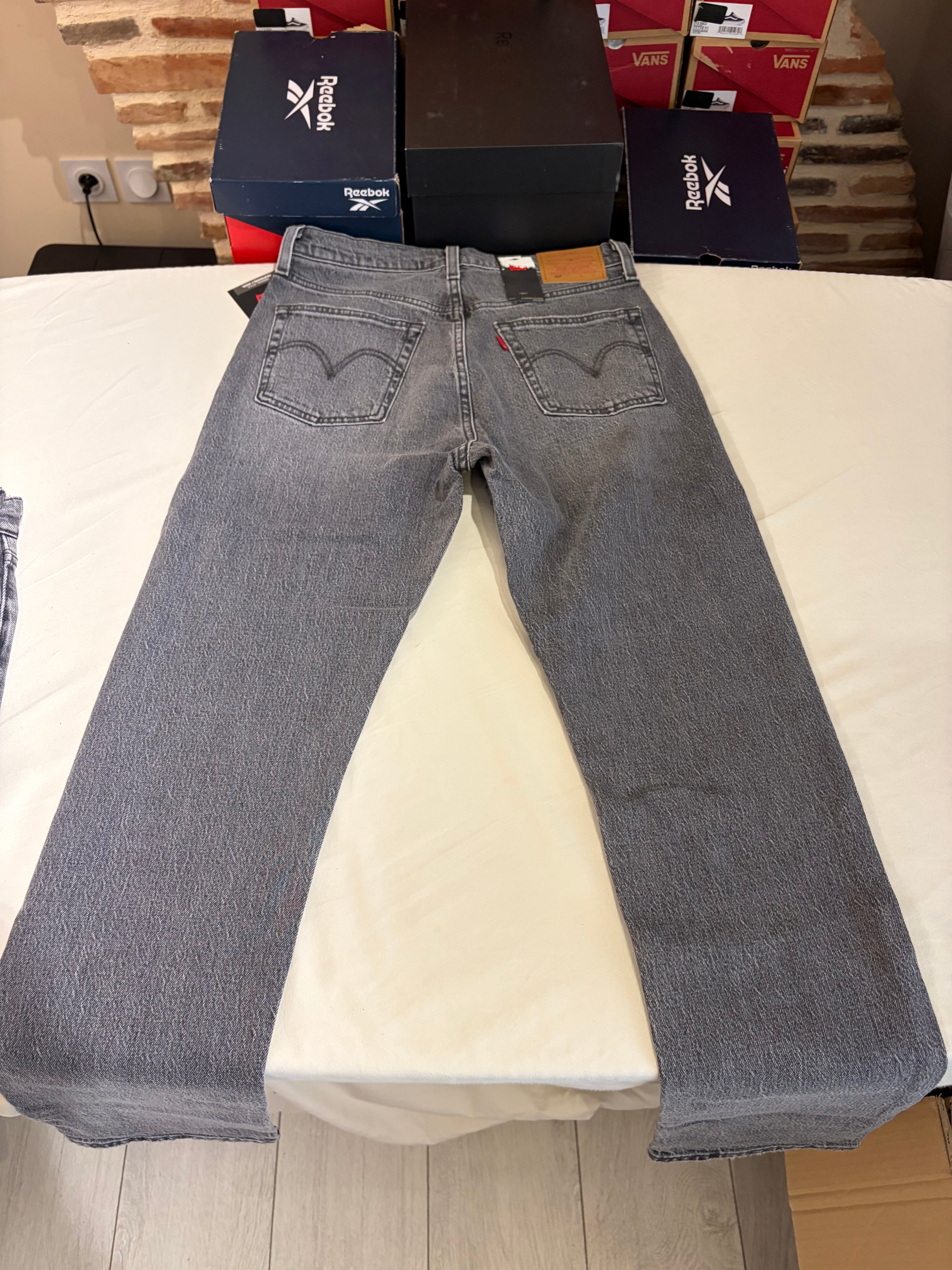 Jean Levi's® 501® Original Femme Gris Délavé – Taille W27 L32 – Neuf avec Étiquette