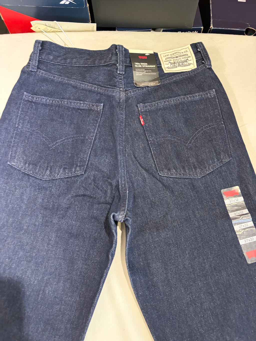 Jean Levi's® 70s High Slim Straight Femme Bleu Brut – Taille W27 L32 – Neuf avec Étiquette