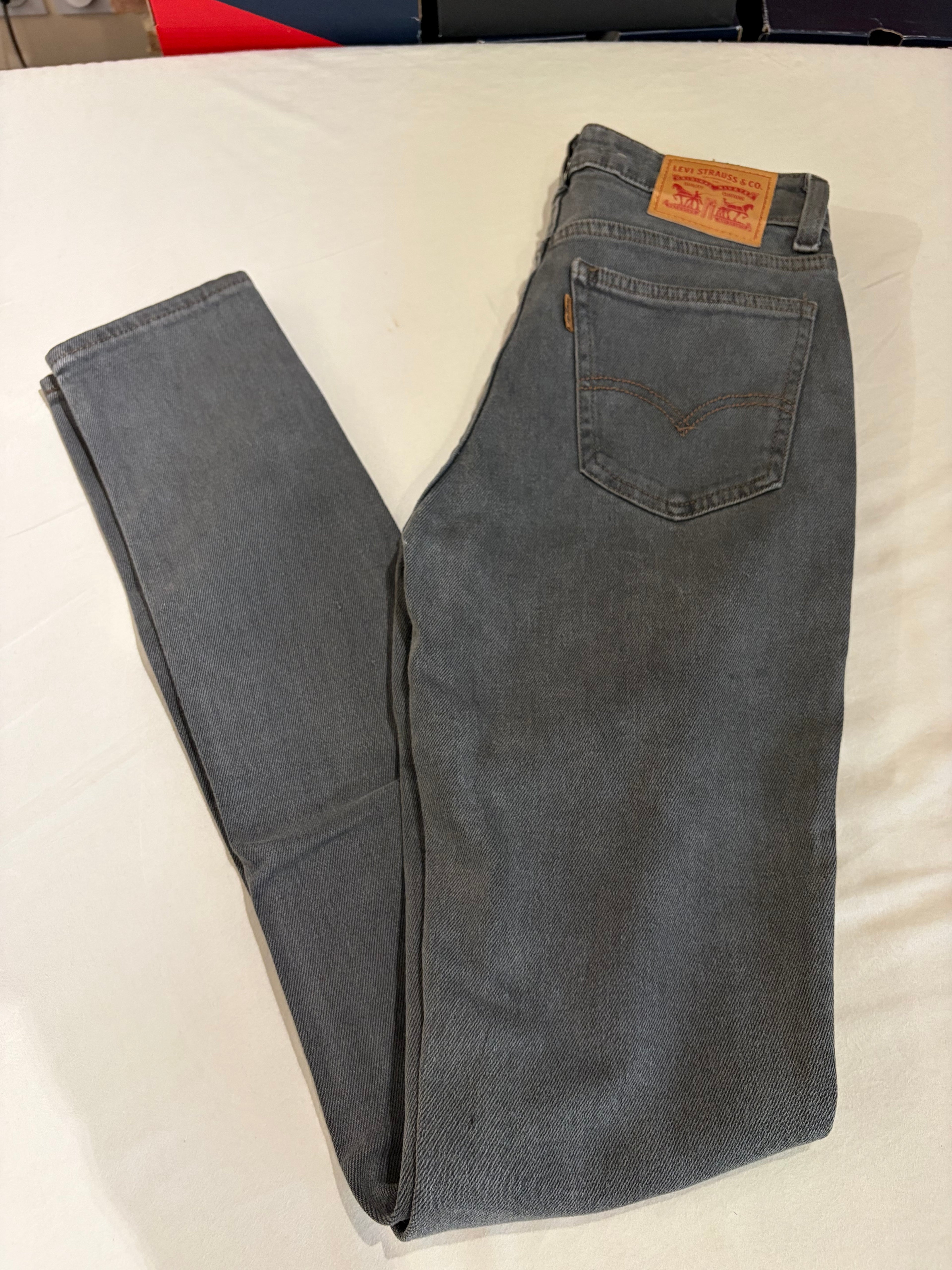 Jean Levi's® 721 Vintage High Rise Skinny Femme Gris Délavé – Taille 25 – Neuf