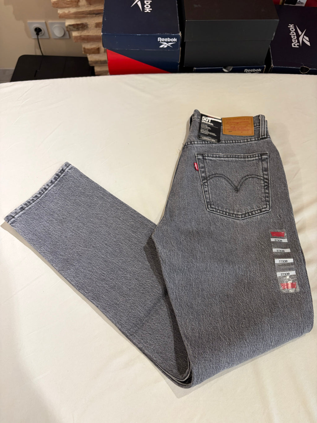 Jean Levi's® 501® Original Femme Gris Délavé – Taille W27 L30 – Neuf avec Étiquette