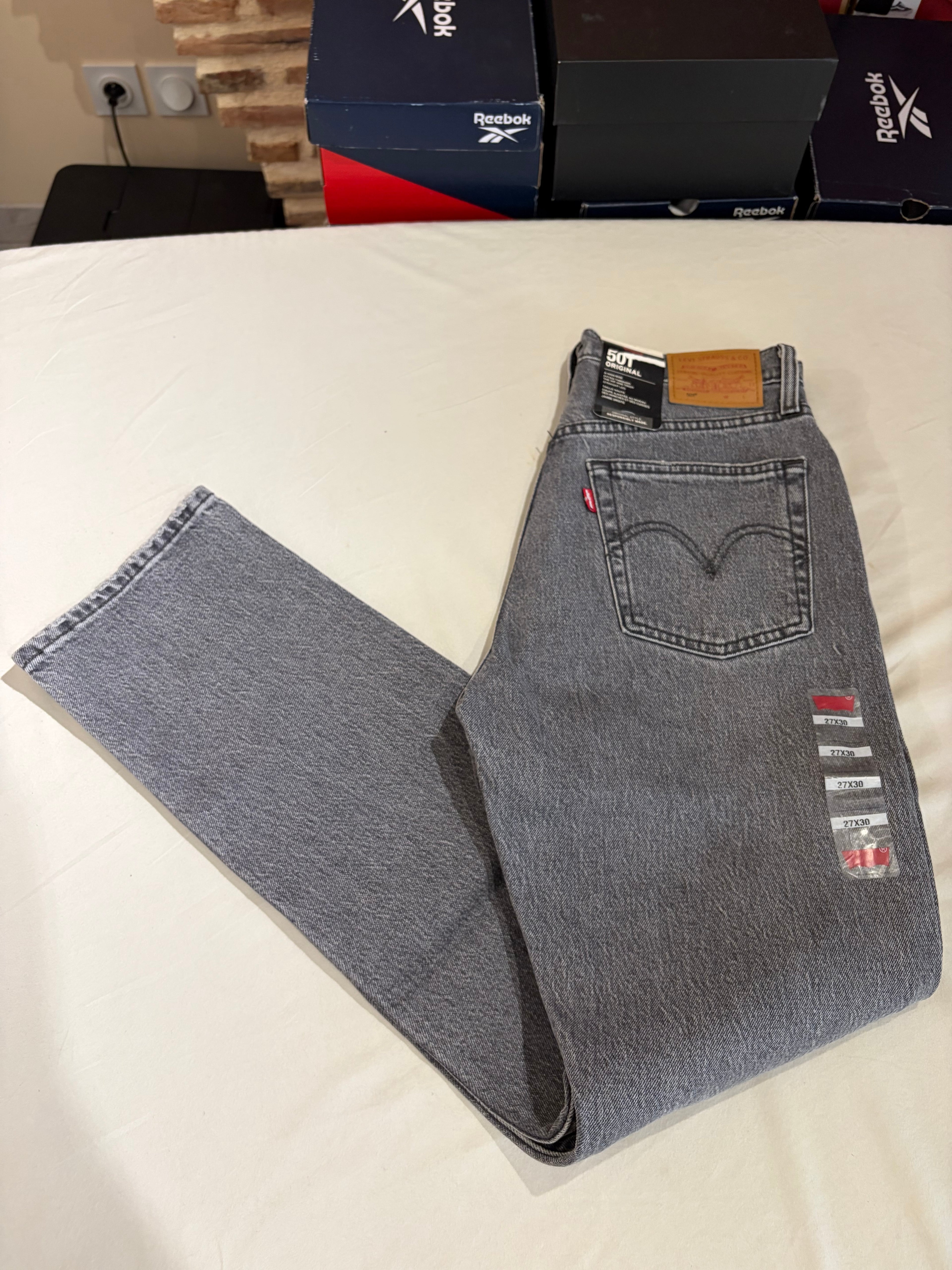 Jean Levi's® 501® Original Femme Gris Délavé – Taille W27 L30 – Neuf avec Étiquette