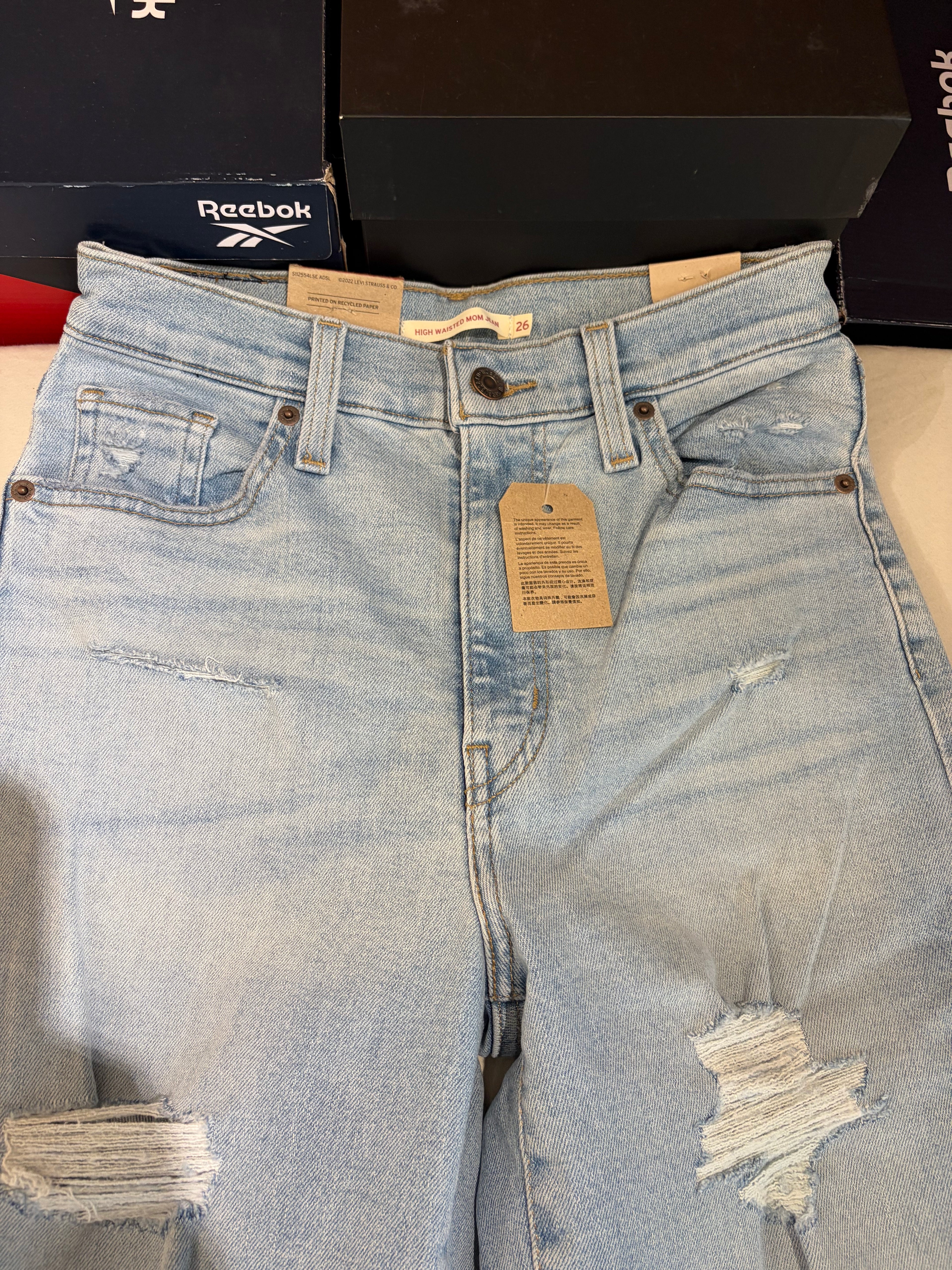 Jean Levi's® High Waisted Mom Femme Bleu Clair – Taille W26 – Neuf avec Étiquette