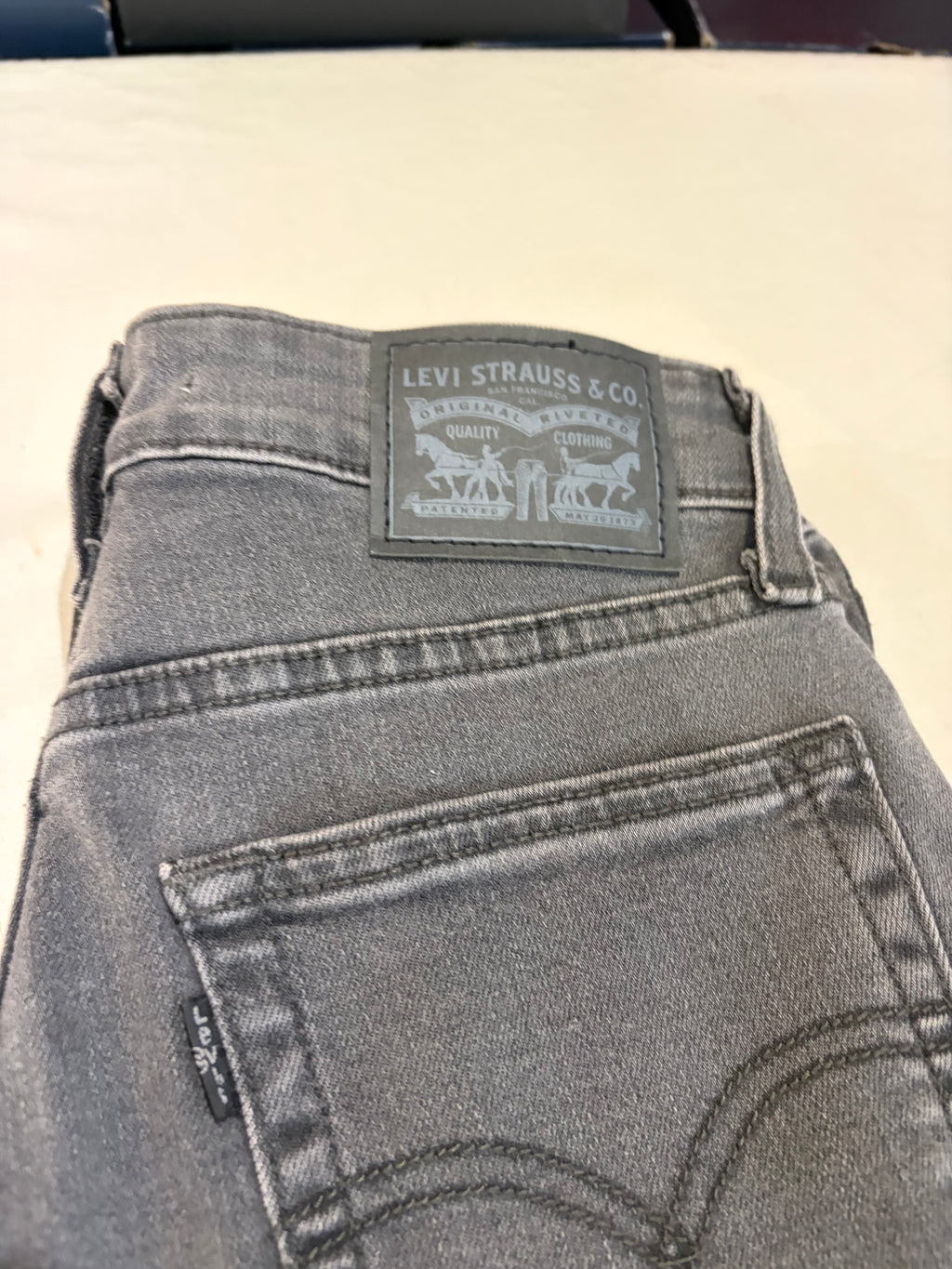 Levi's 721 High Rise Skinny Femme Neuf - Jean Gris Délavé Taille 25x32