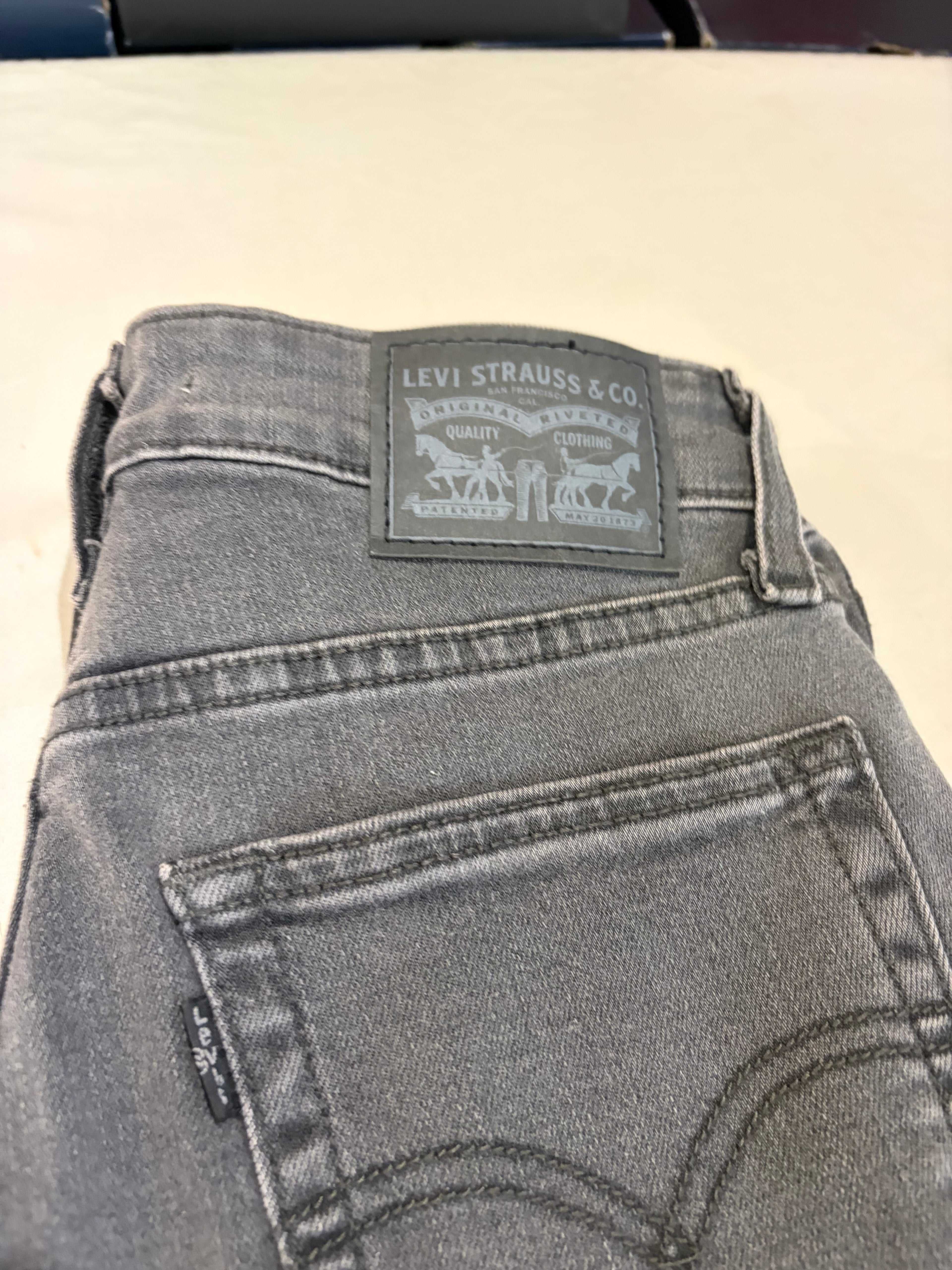 Levi's 721 High Rise Skinny Femme Neuf - Jean Gris Délavé Taille 25x32