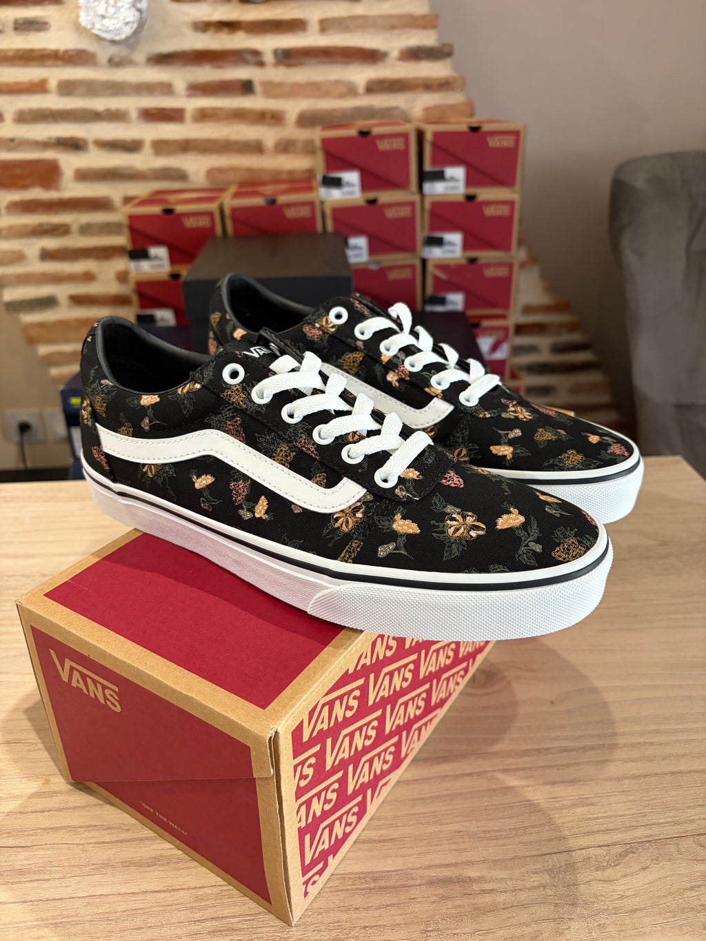 Vans Ward Garden Floral Black/White – Baskets Femme Taille 41