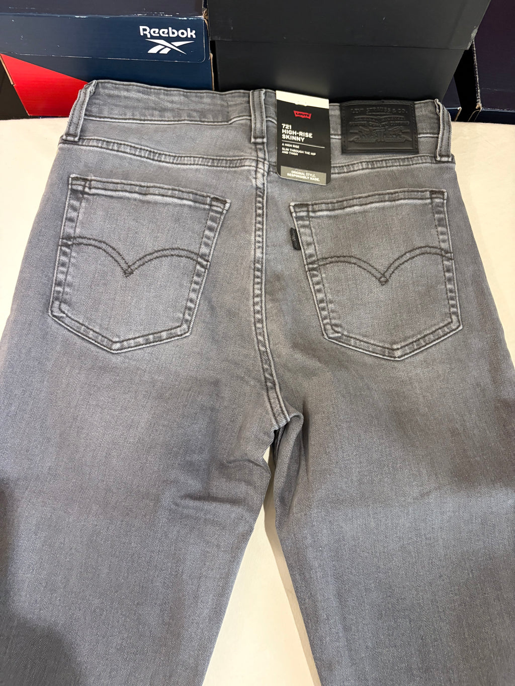 Jean Levi's® 721 High Rise Skinny Femme Gris Délavé – Taille W27 L30 – Neuf avec Étiquette