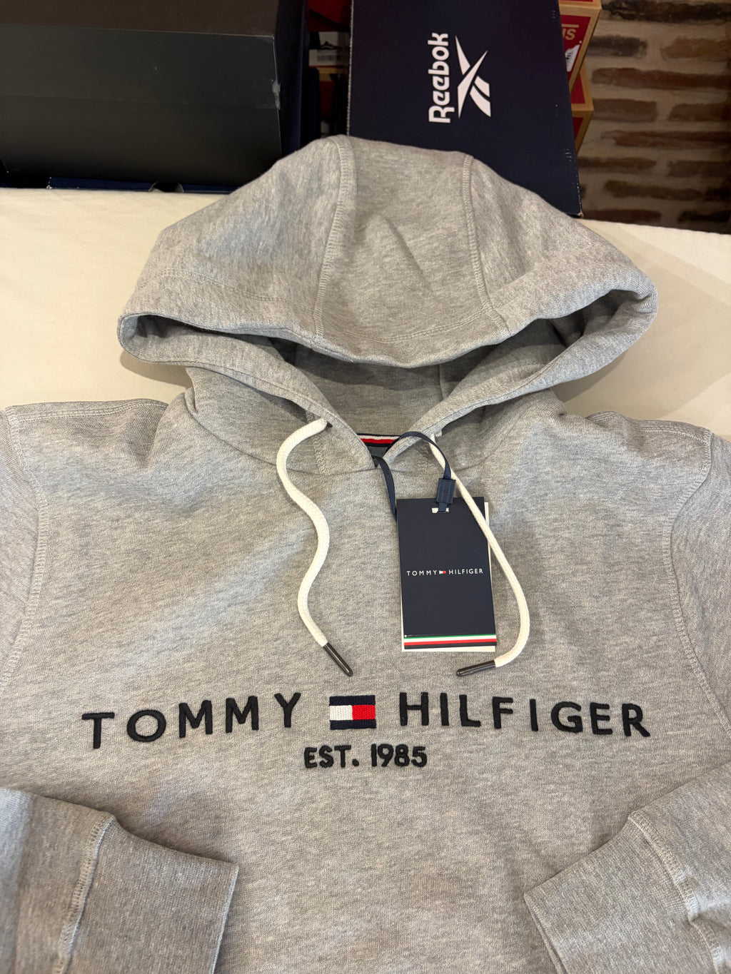 Sweat à capuche Tommy Hilfiger Homme Gris Chiné Cloud Heather Taille L - Tommy Logo Hoody - Neuf