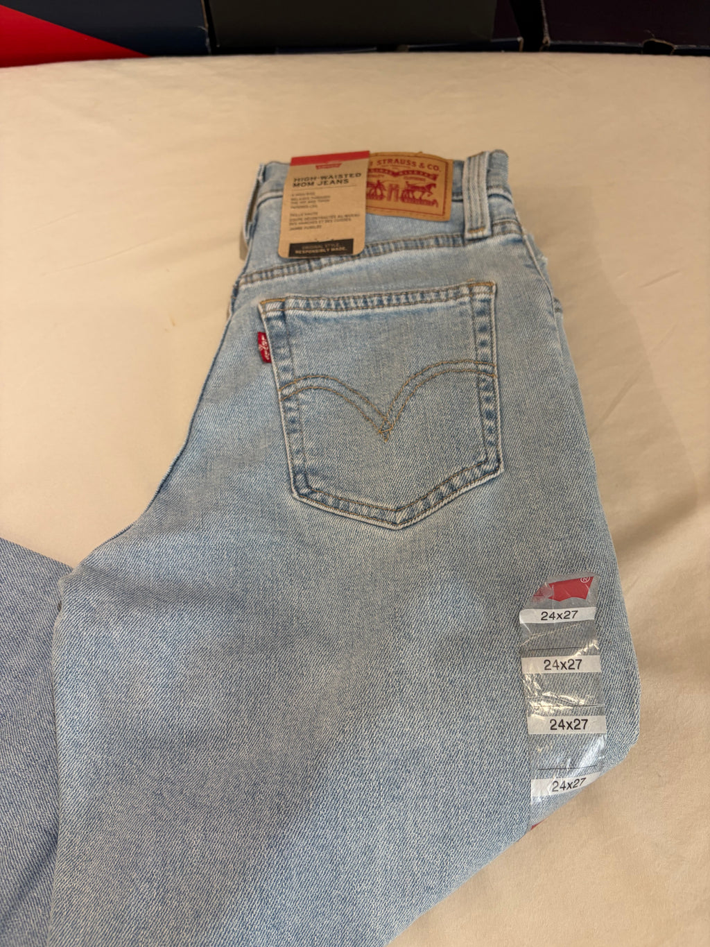 Levi's High-Waisted Mom Jeans Femme Bleu Clair 24x27 | Jean Taille Haute Neuf