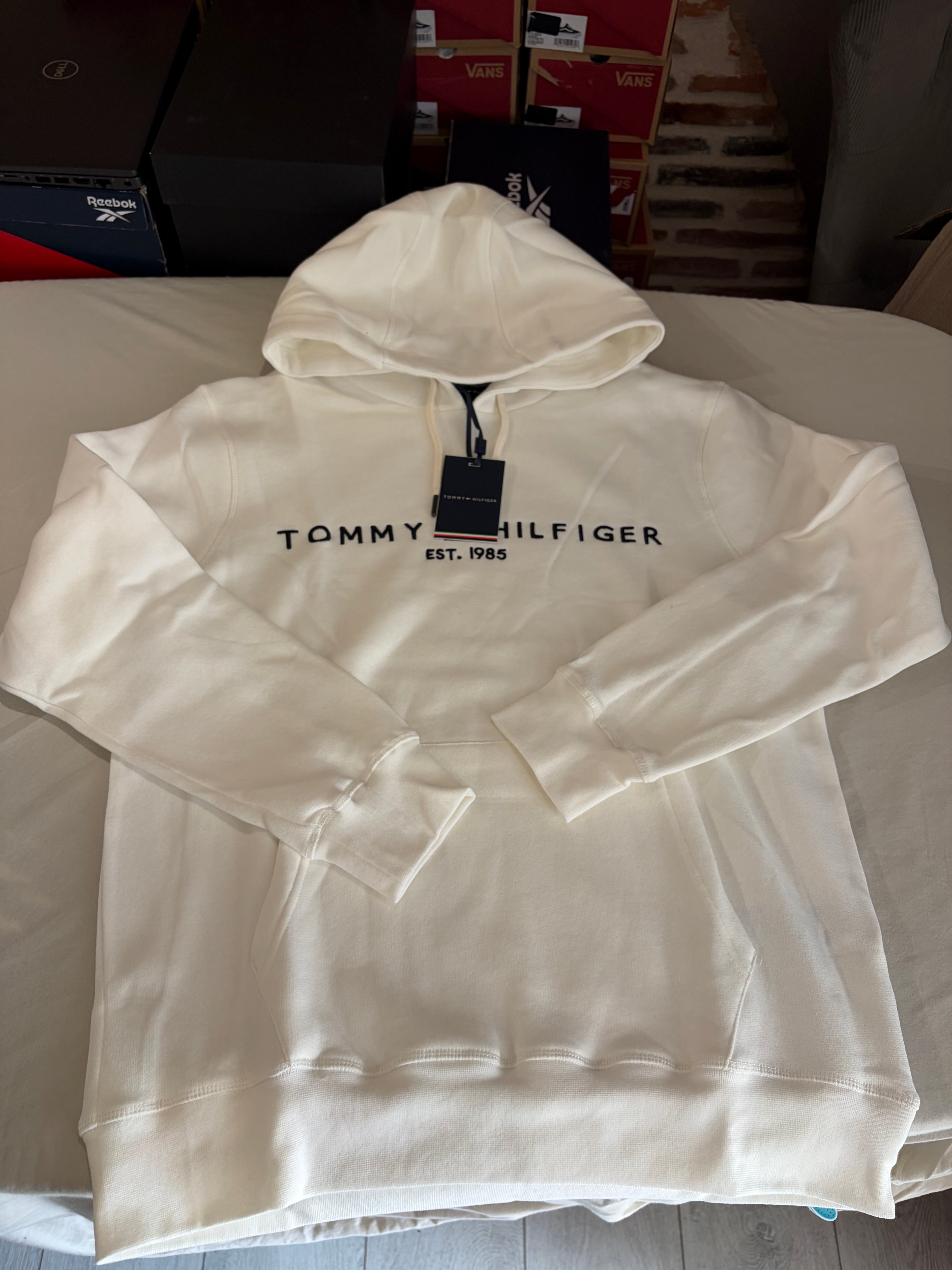 Sweat à capuche Tommy Hilfiger Homme Blanc Cassé Taille XL - Tommy Logo Hoody - Logo Brodé EST. 1985 - Neuf