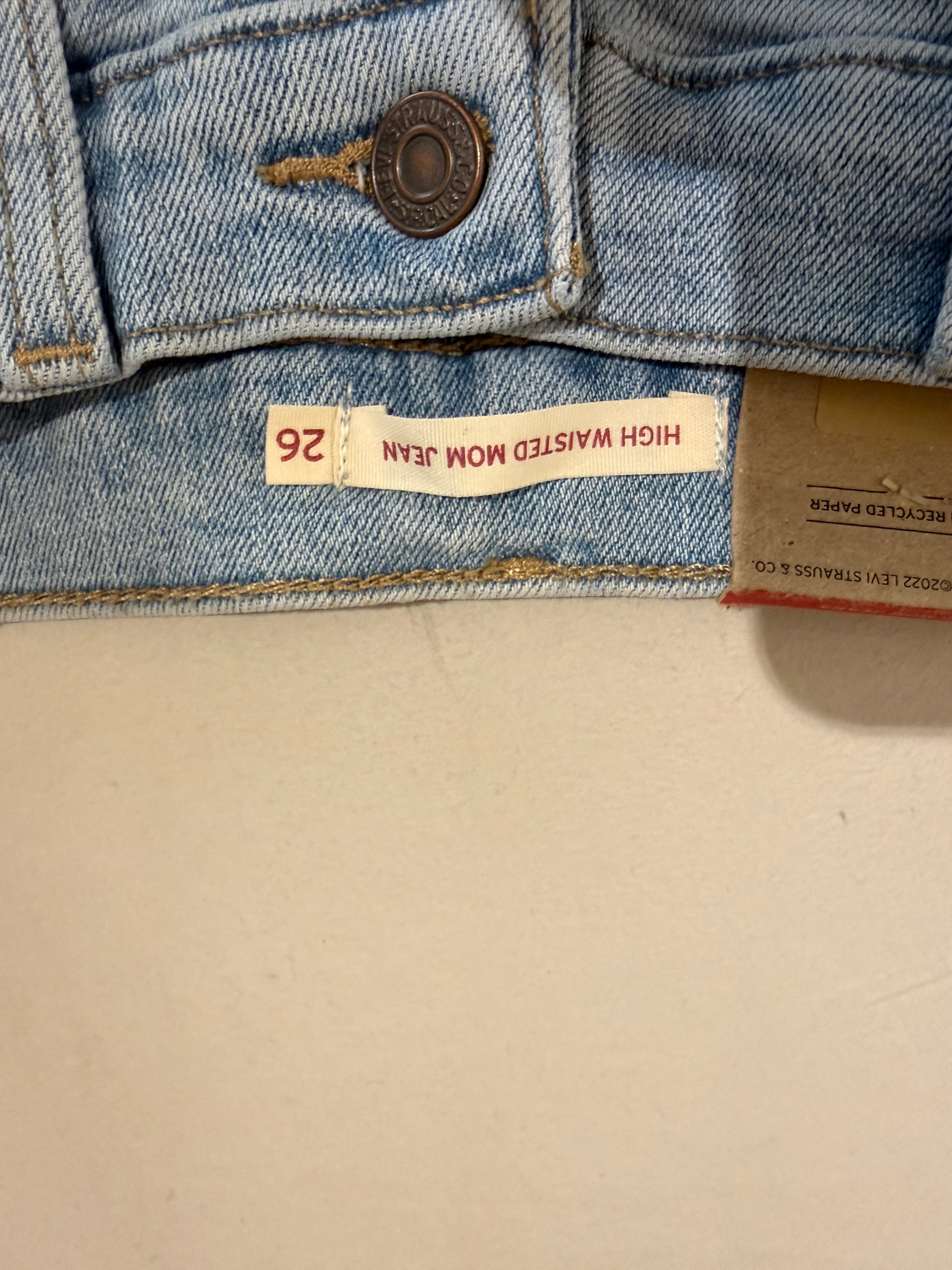 Jean Levi's® High Waisted Mom Femme Bleu Clair – Taille W26 – Neuf avec Étiquette