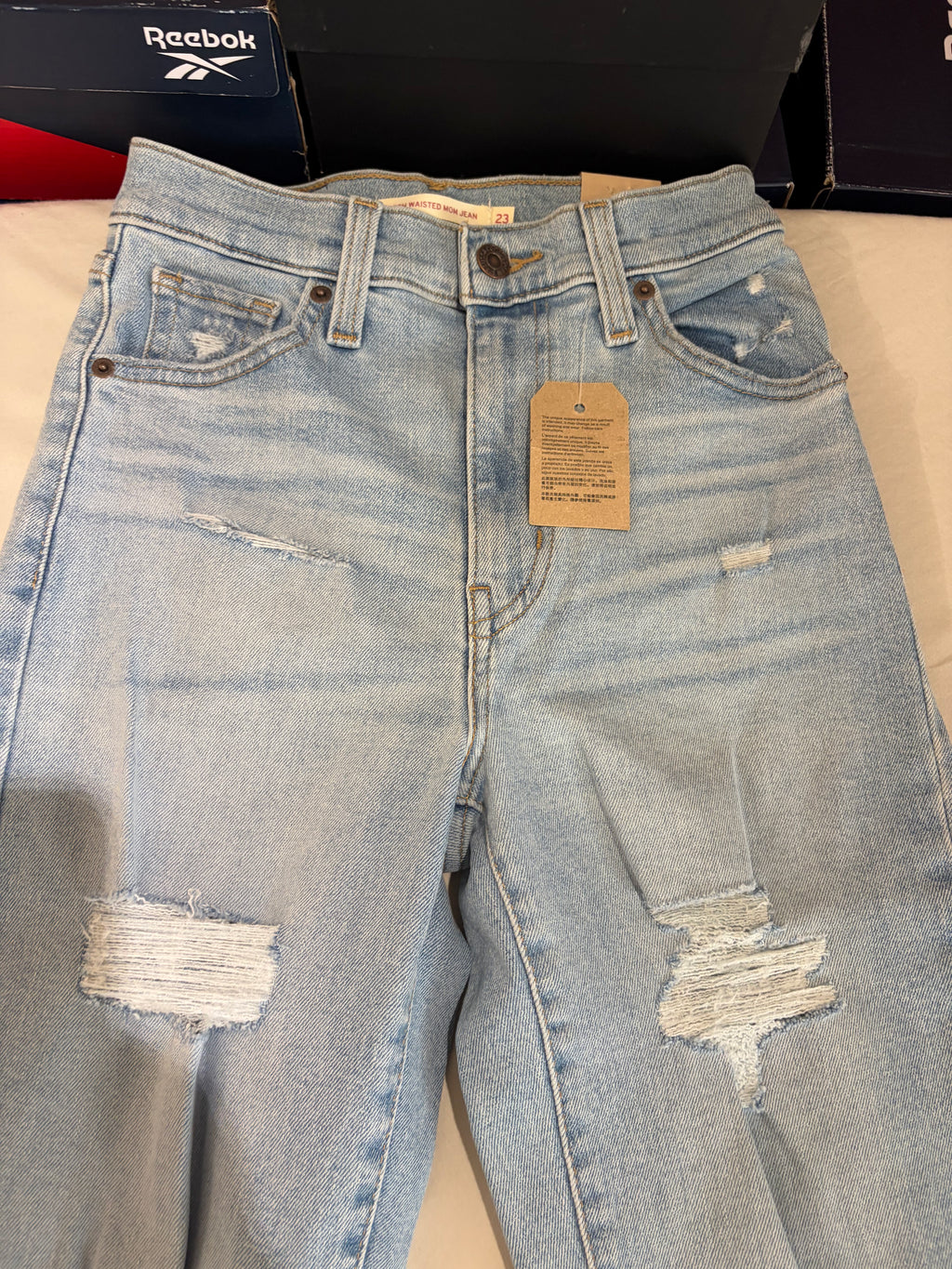 Levi's High-Waisted Mom Jeans Femme Bleu Clair 23x29 | Jean Taille Haute Neuf